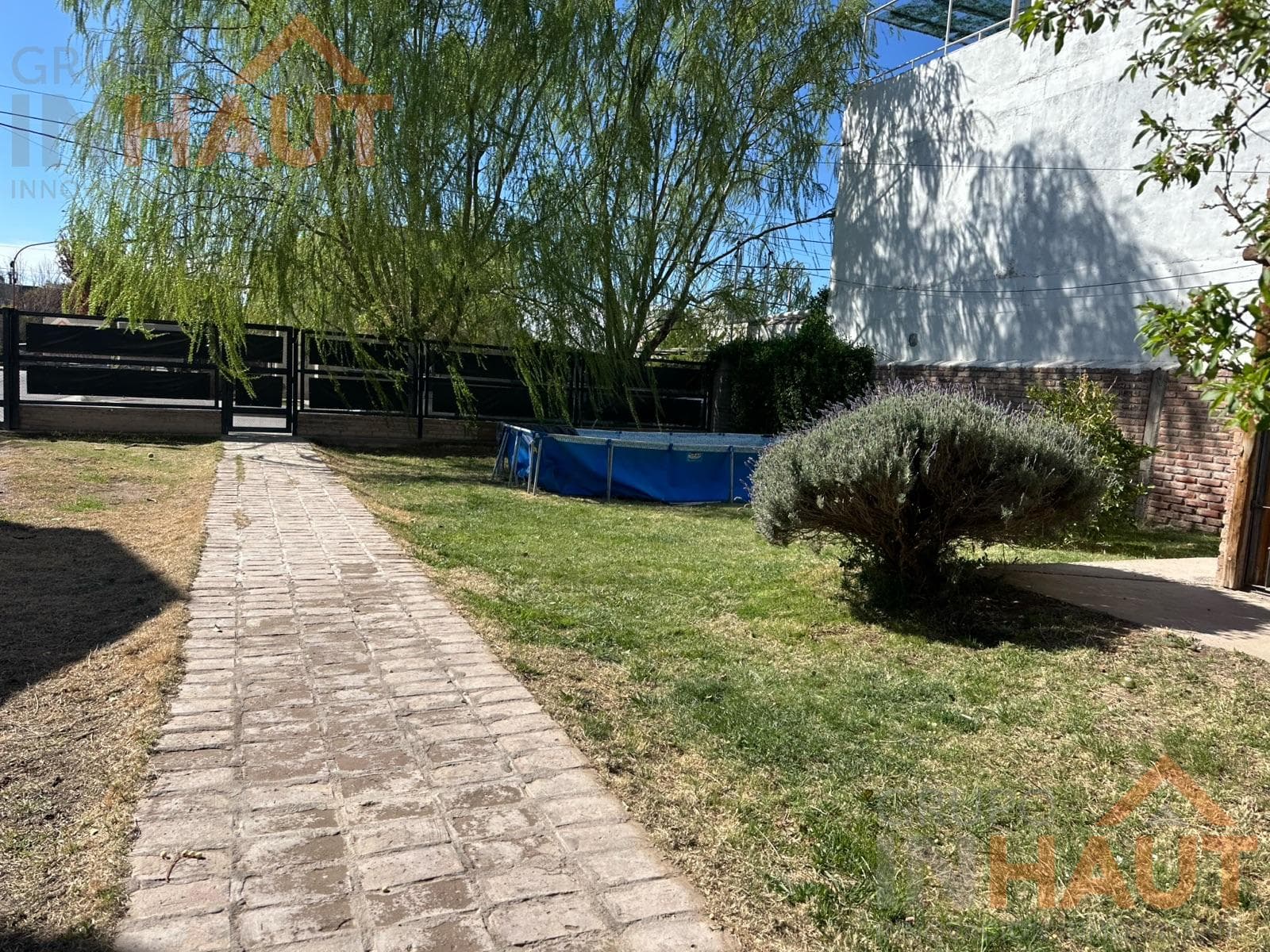 House for SALE in CIPOLLETTI - LAS VIÑAS