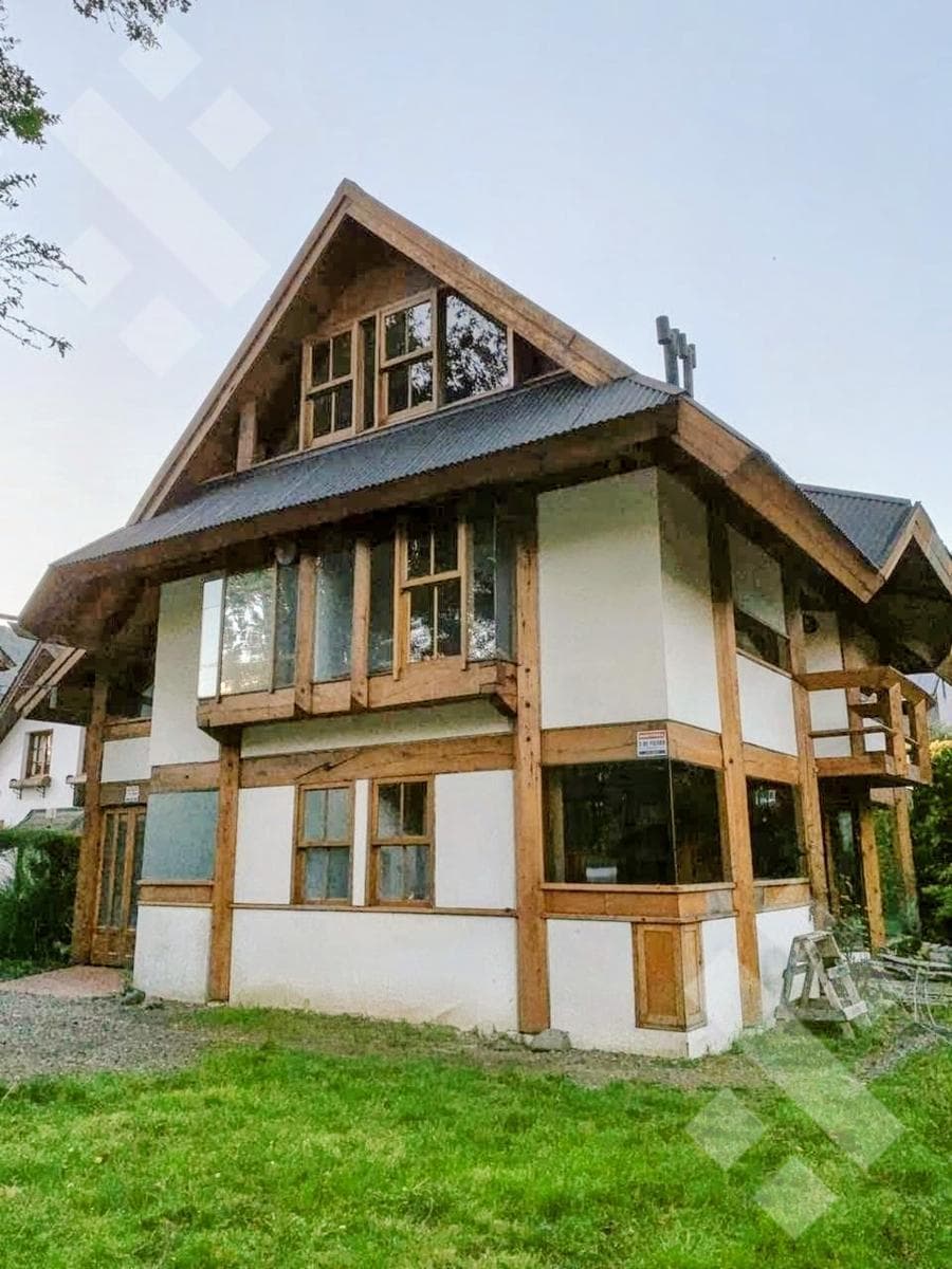 4-Bedroom House for Sale - Cipreses Street - San Martín de los Andes