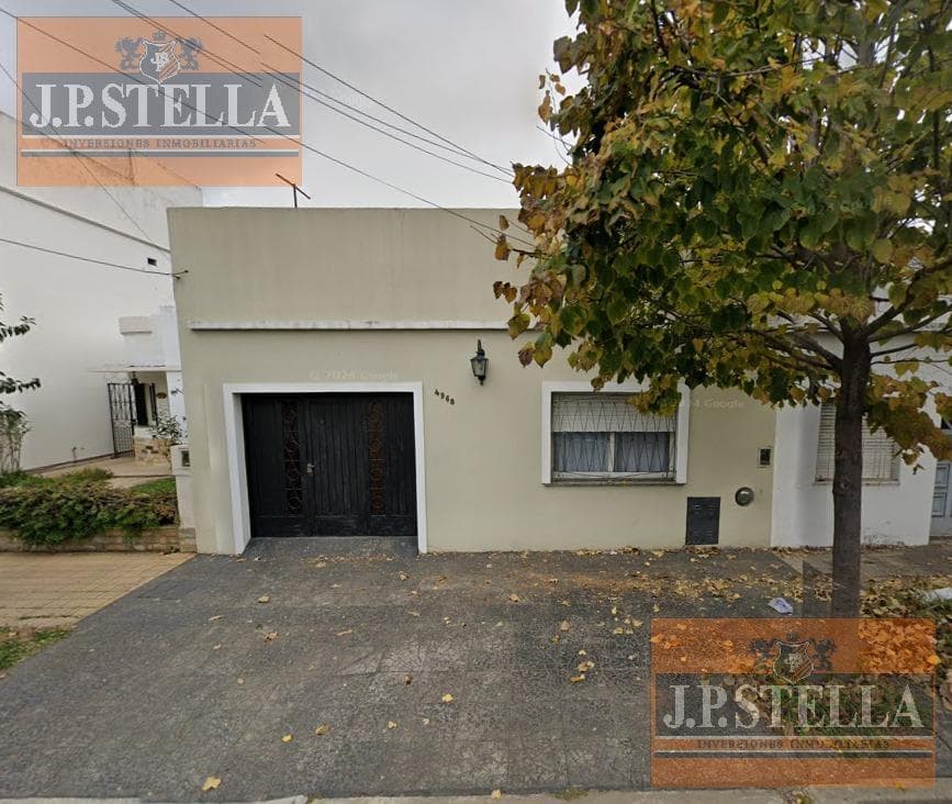 Casa 4 ambientes c/ cochera y pileta - 160 m² Edif en lote de 389 m² - Caseros