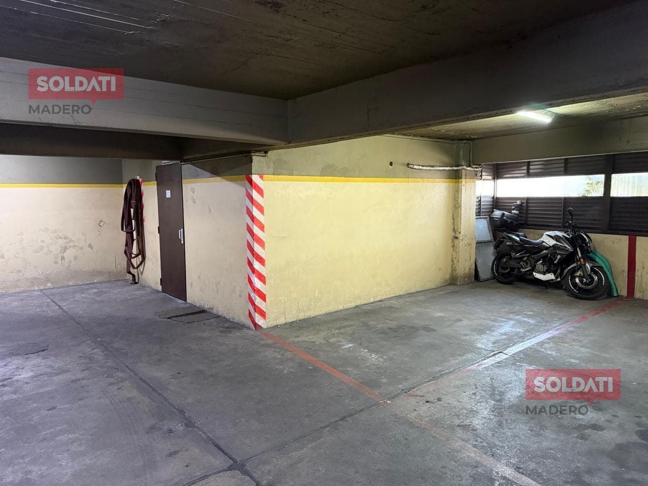 Garage for Sale in Downtown Avellaneda