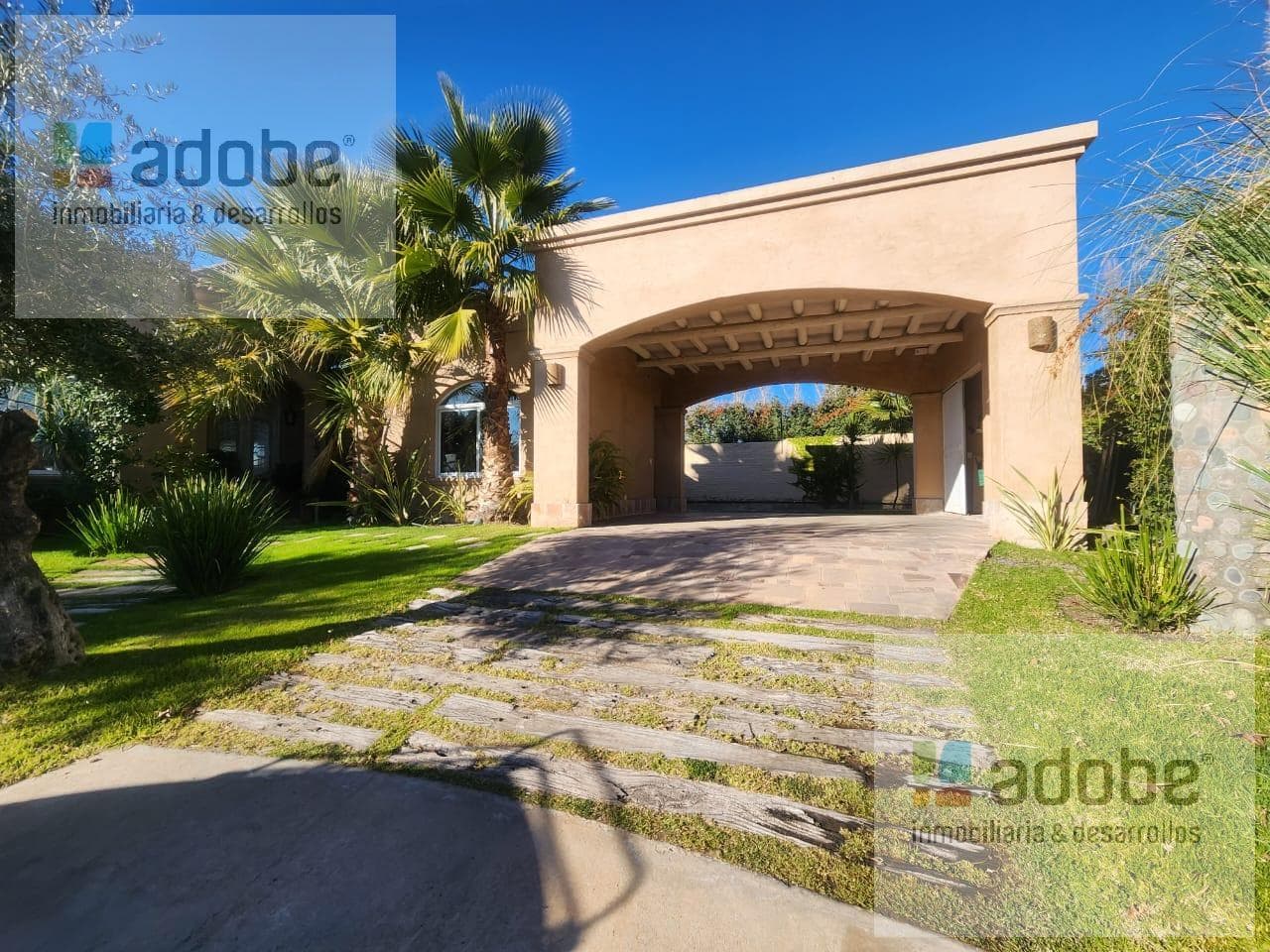 House in the Punta Larrea neighborhood - Chacras de Coria