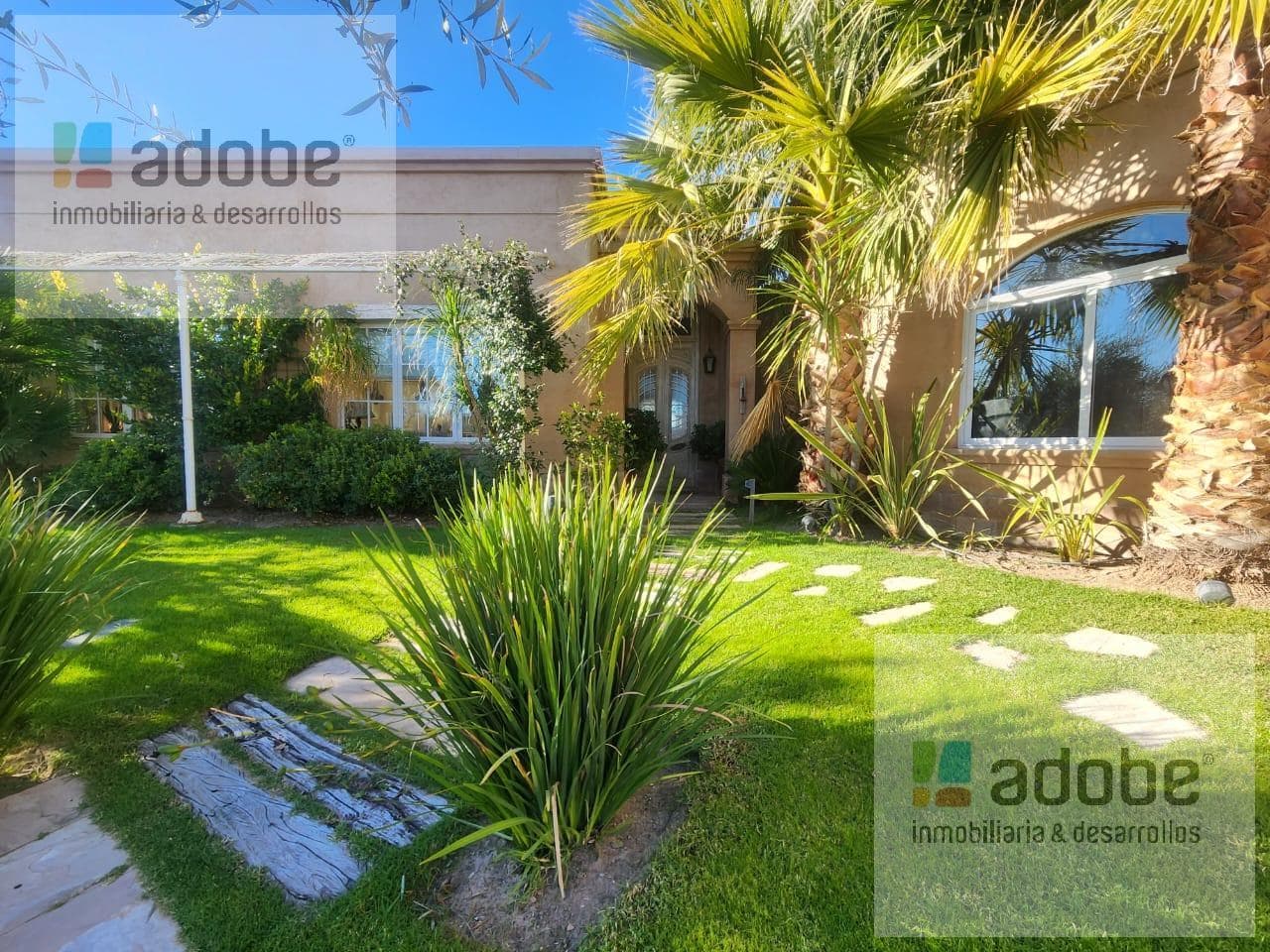 House in the Punta Larrea neighborhood - Chacras de Coria