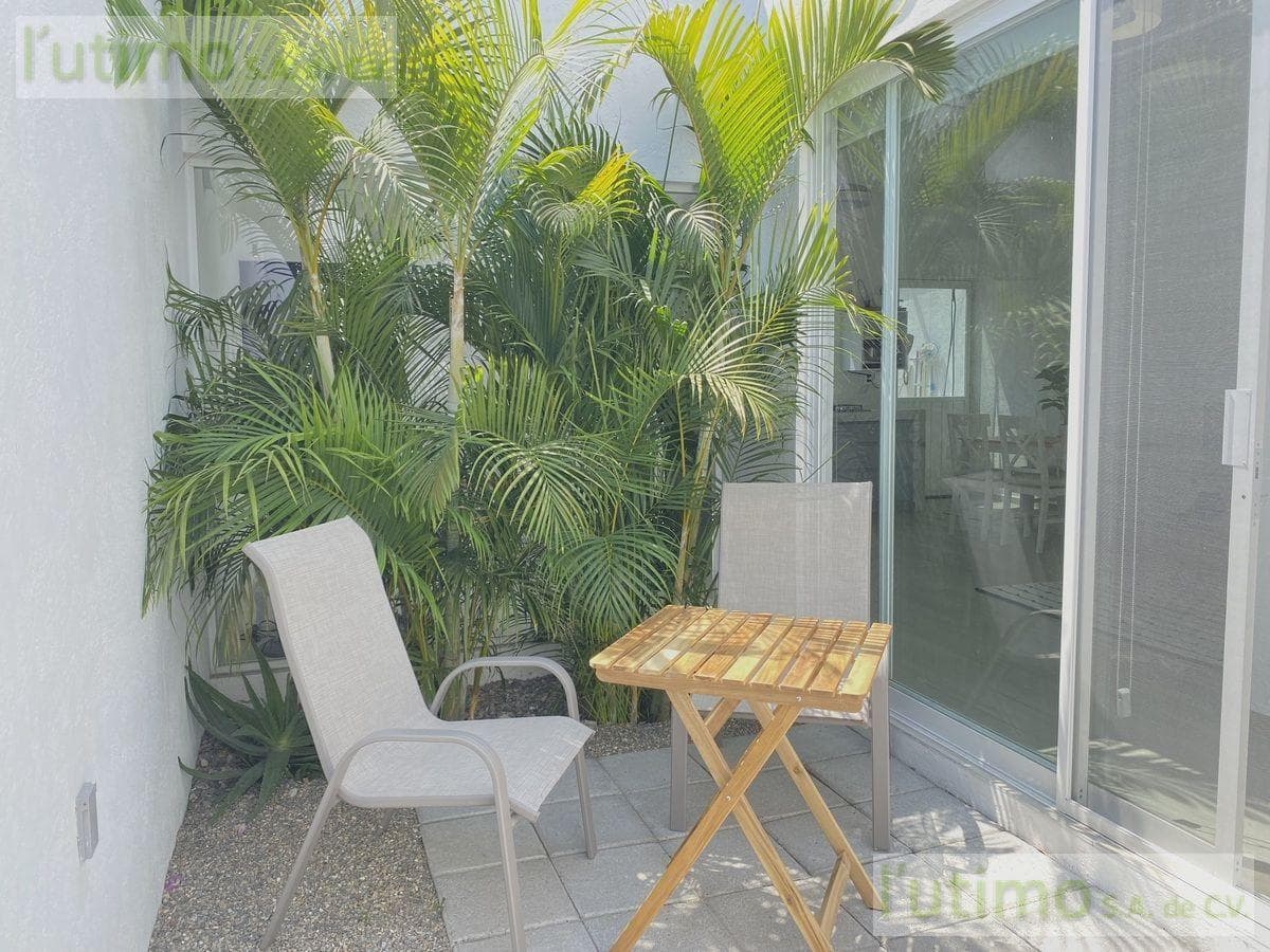HOUSE IN A CONDOMINIUM, LOMAS DE JIUTEPEC.