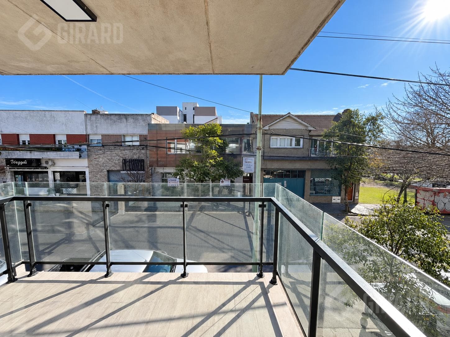 3-room apartment for sale with a brand-new garage. Located in the Chauvin neighborhood