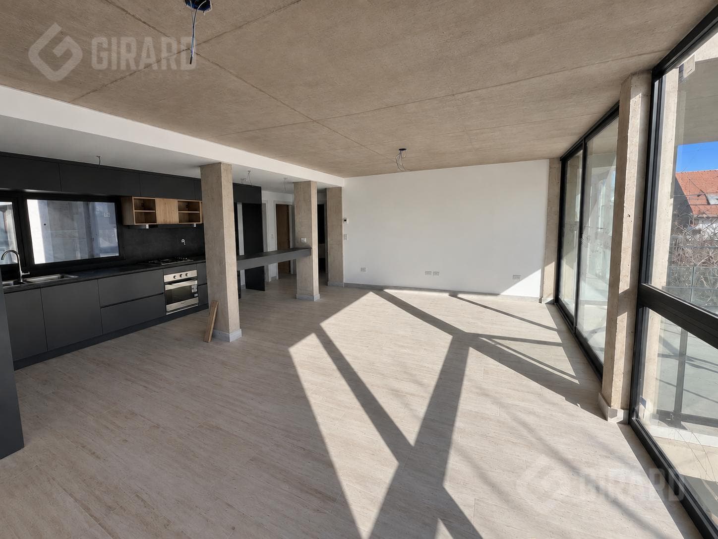 3-room apartment for sale with a brand-new garage. Located in the Chauvin neighborhood