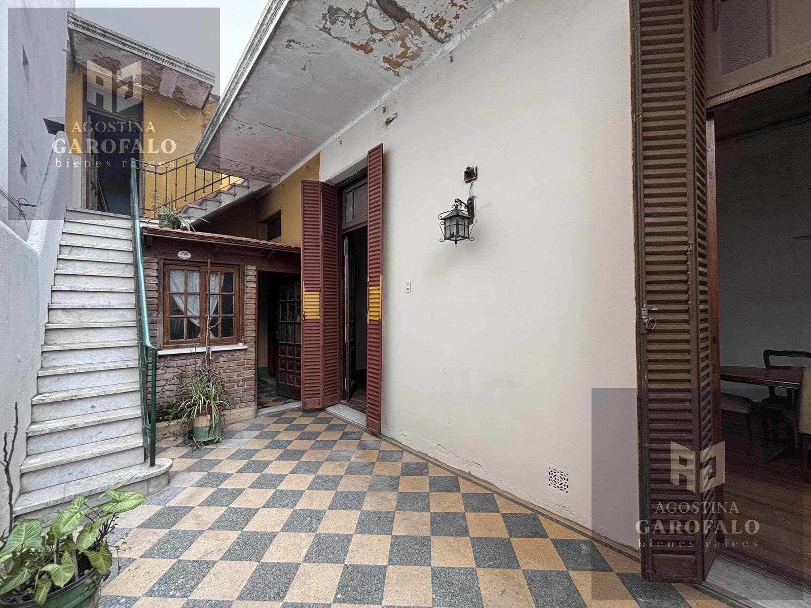 4-room duplex for sale in Parque Chacabuco with a patio and terrace!