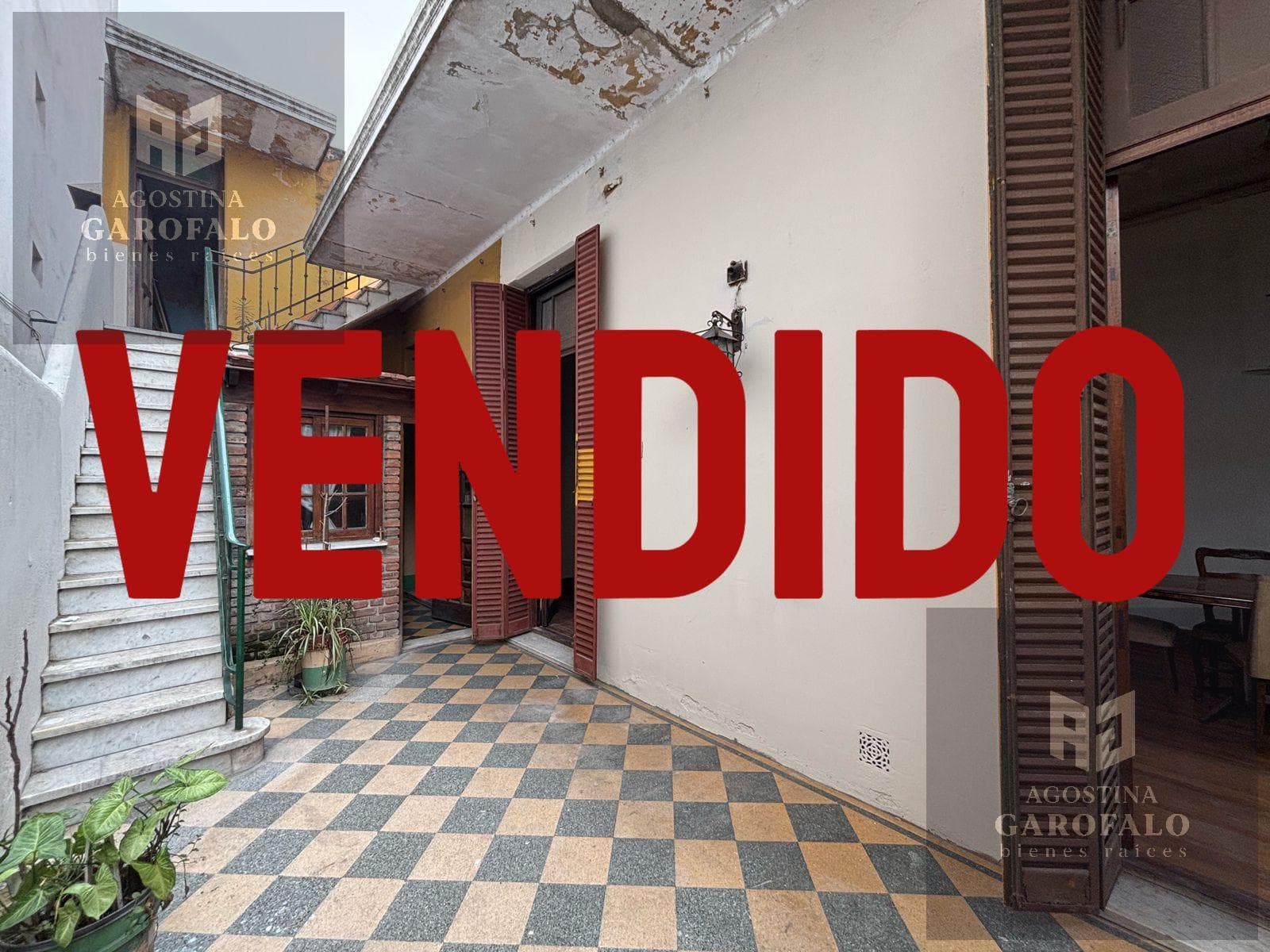 4-room duplex for sale in Parque Chacabuco with a patio and terrace!