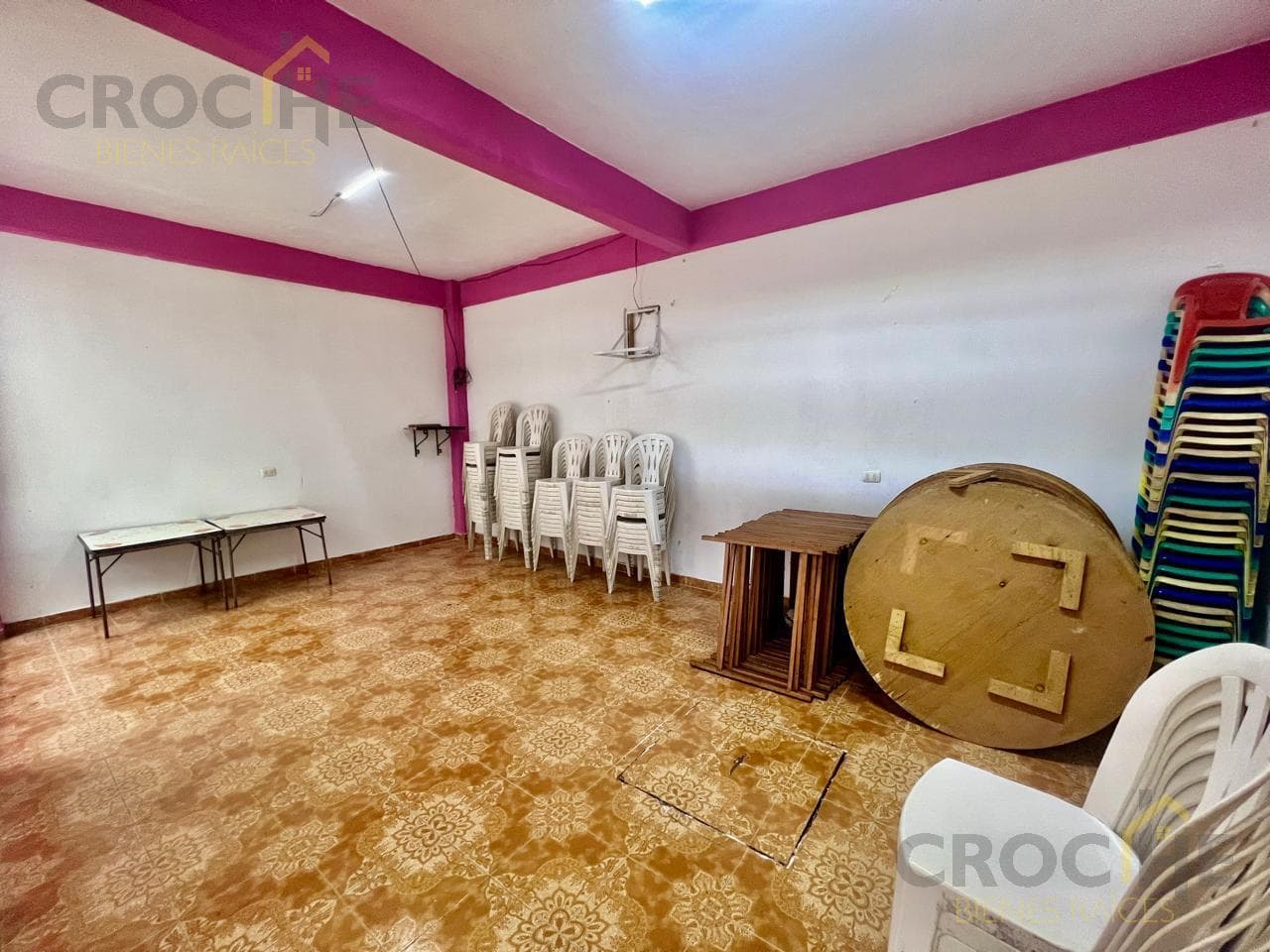 House in a commercial area in downtown Naolinco, Veracruz