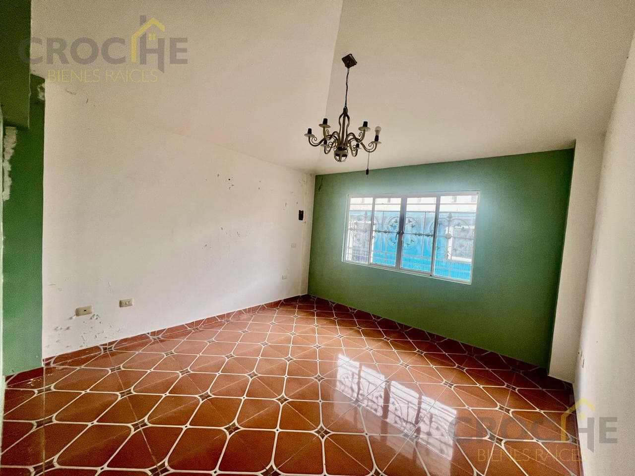 House in a commercial area in downtown Naolinco, Veracruz