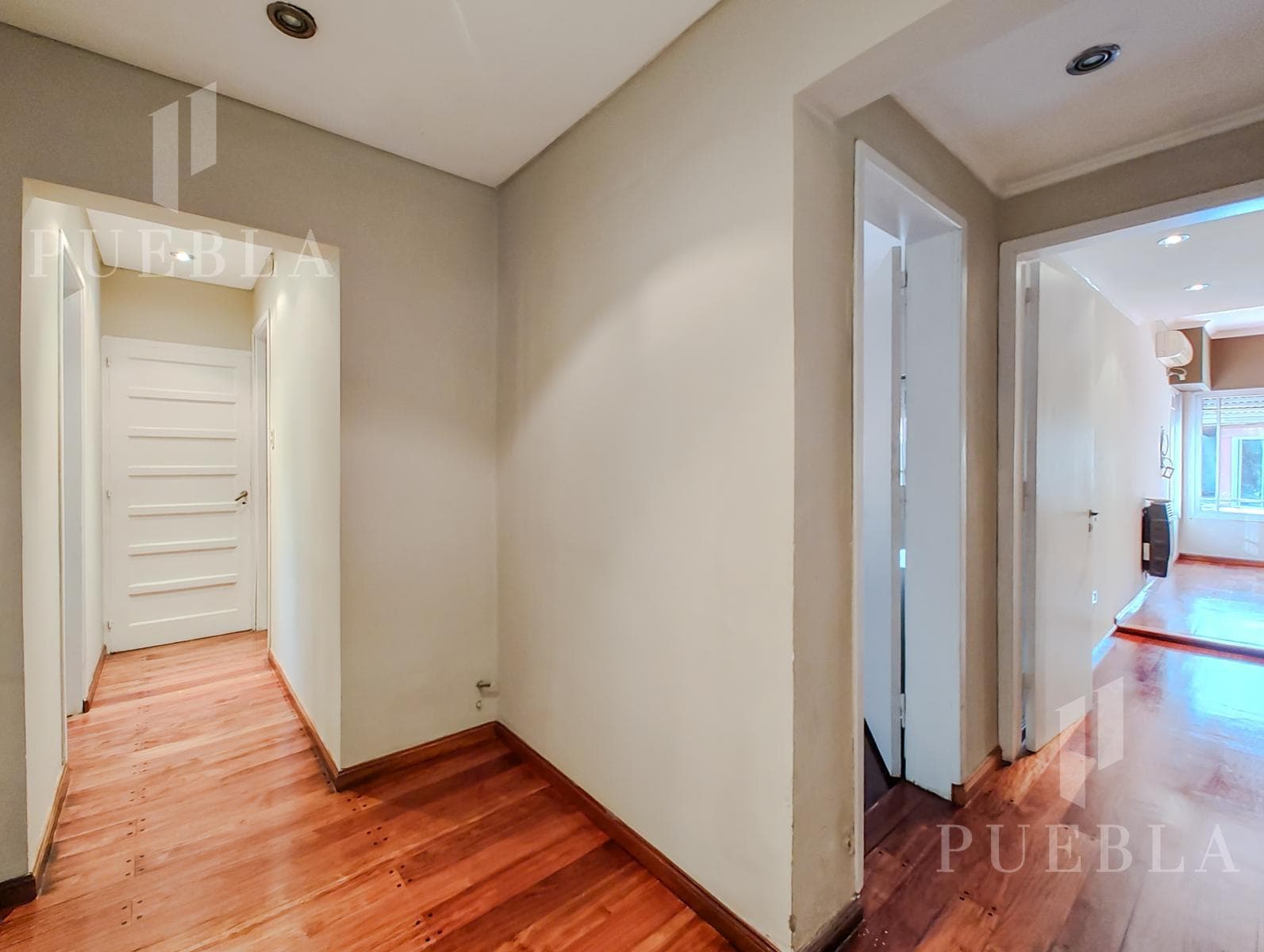 4-ROOM HOUSE FOR SALE WITH HEATED POOL AND BARBECUE AREA IN RANELAGH'S BEST RESIDENTIAL NEIGHBORHOOD