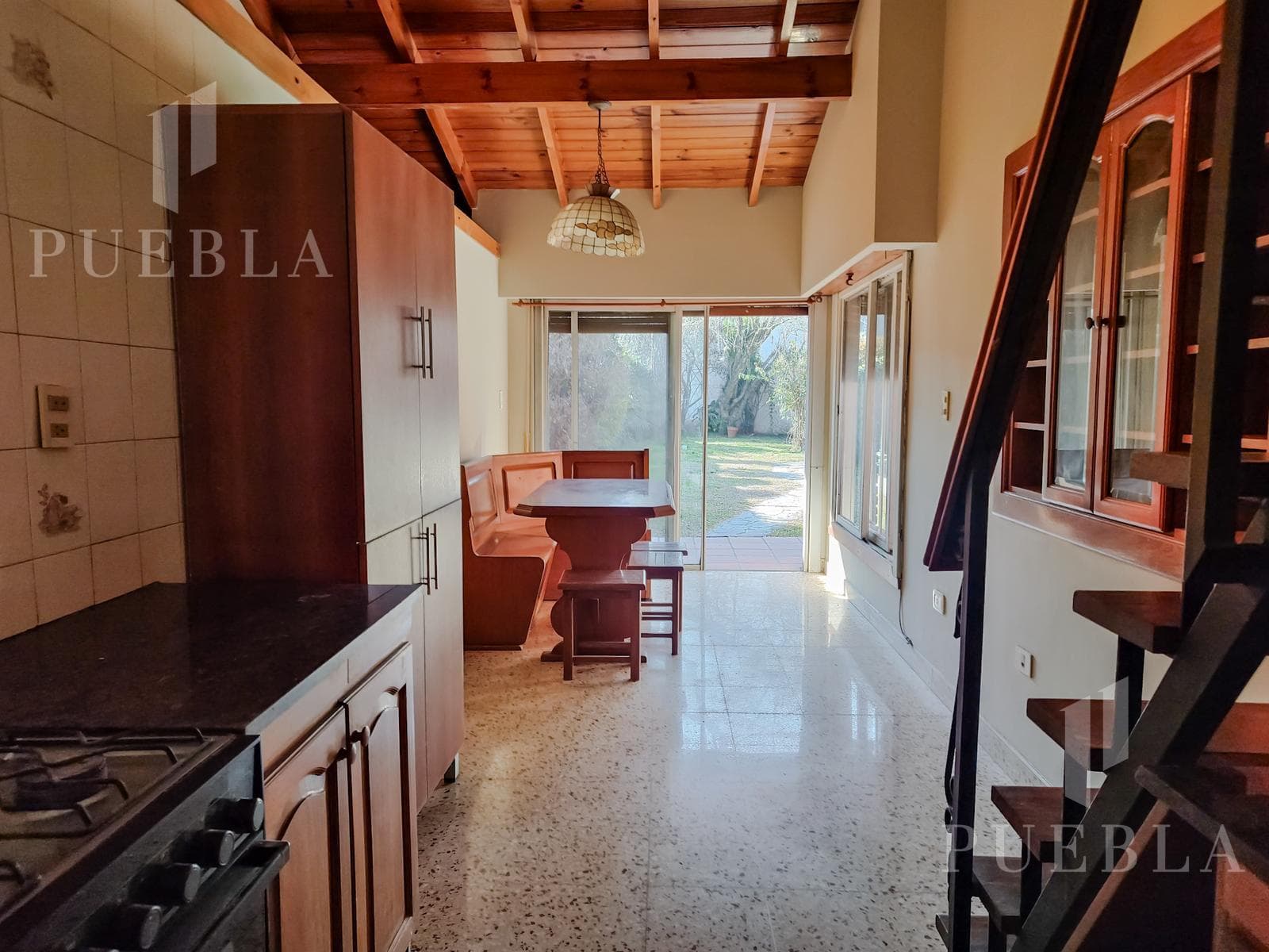 4-ROOM HOUSE FOR SALE WITH HEATED POOL AND BARBECUE AREA IN RANELAGH'S BEST RESIDENTIAL NEIGHBORHOOD