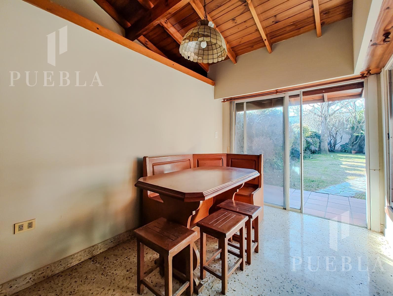 4-ROOM HOUSE FOR SALE WITH HEATED POOL AND BARBECUE AREA IN RANELAGH'S BEST RESIDENTIAL NEIGHBORHOOD