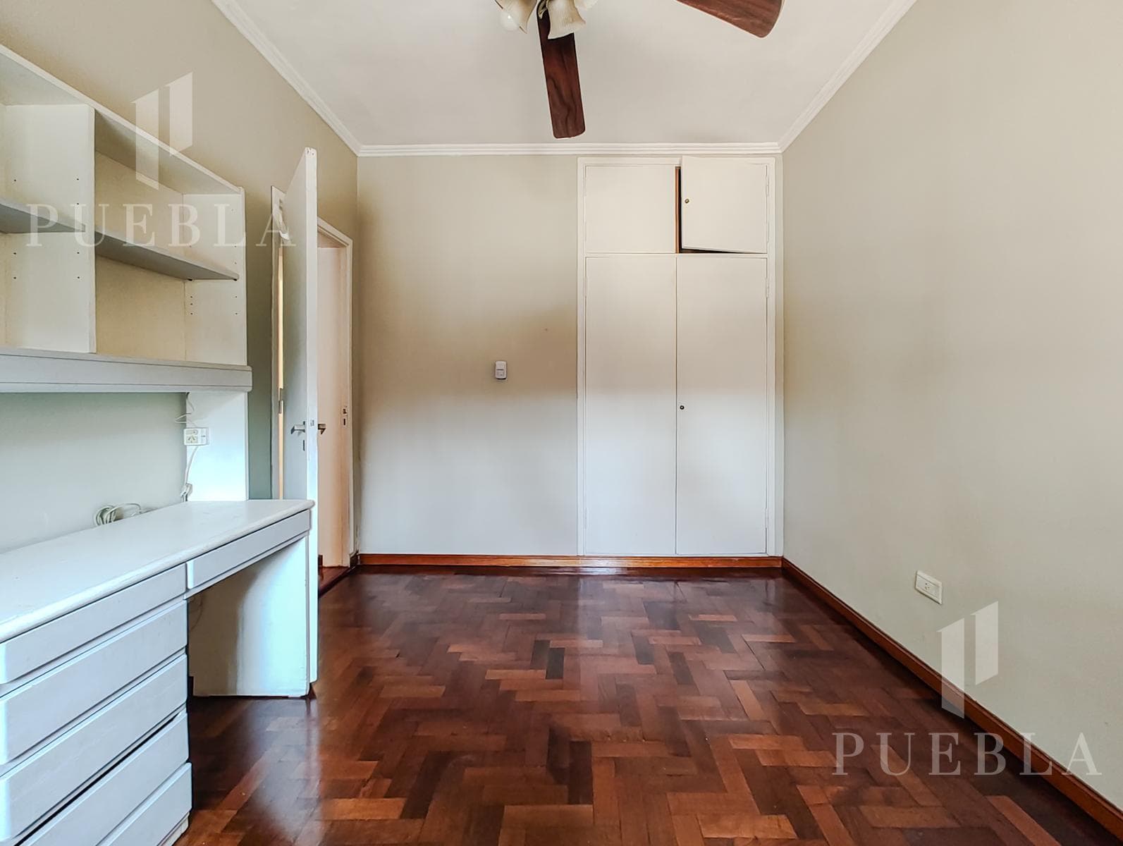 4-ROOM HOUSE FOR SALE WITH HEATED POOL AND BARBECUE AREA IN RANELAGH'S BEST RESIDENTIAL NEIGHBORHOOD