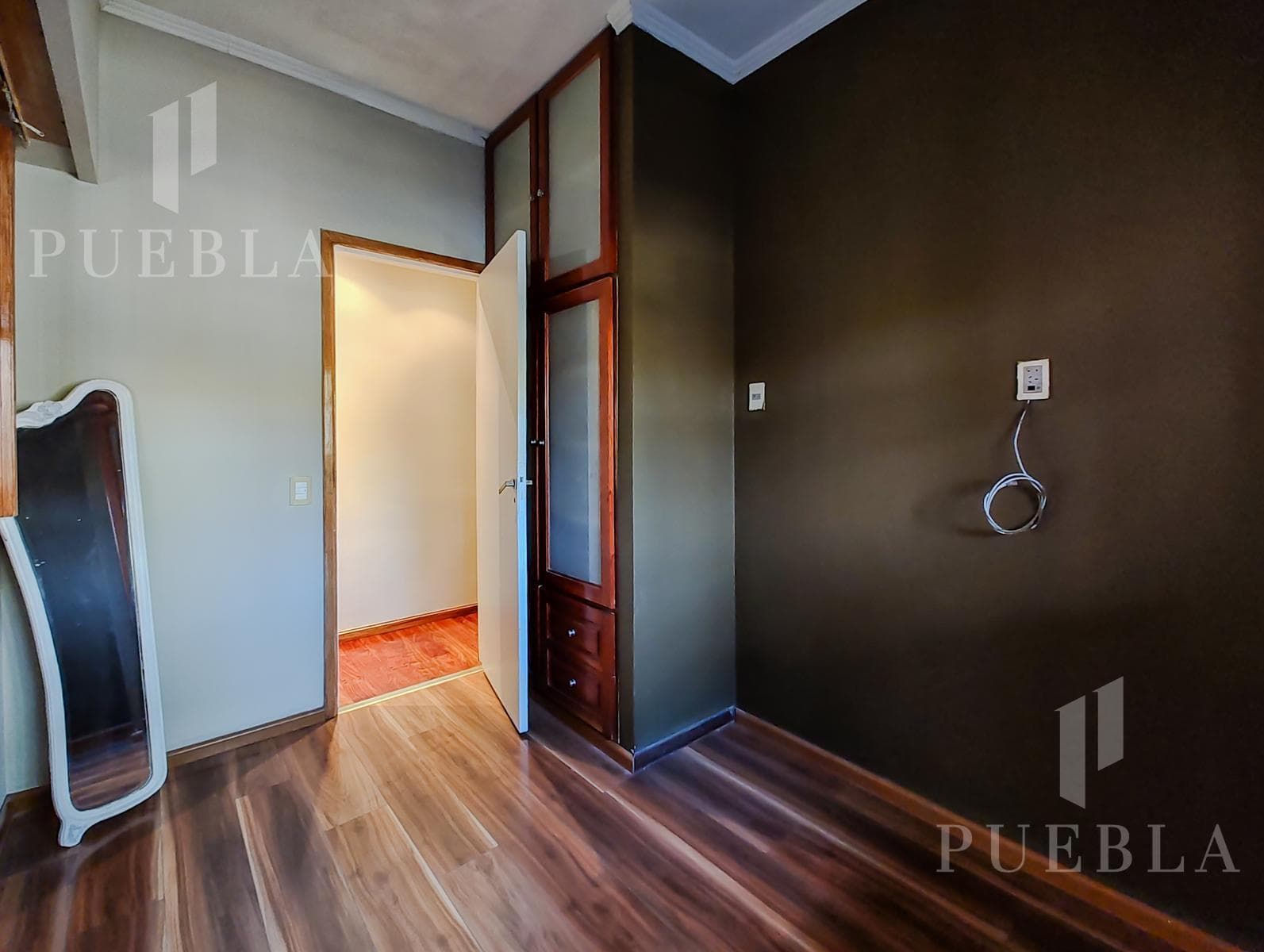 4-ROOM HOUSE FOR SALE WITH HEATED POOL AND BARBECUE AREA IN RANELAGH'S BEST RESIDENTIAL NEIGHBORHOOD