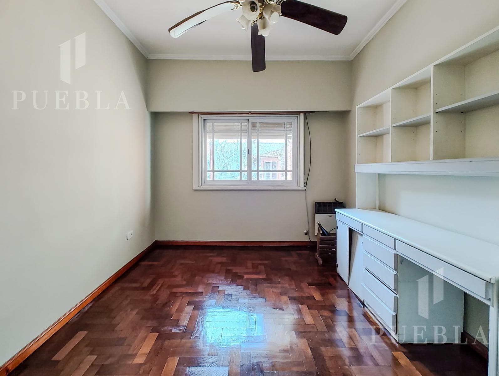 4-ROOM HOUSE FOR SALE WITH HEATED POOL AND BARBECUE AREA IN RANELAGH'S BEST RESIDENTIAL NEIGHBORHOOD