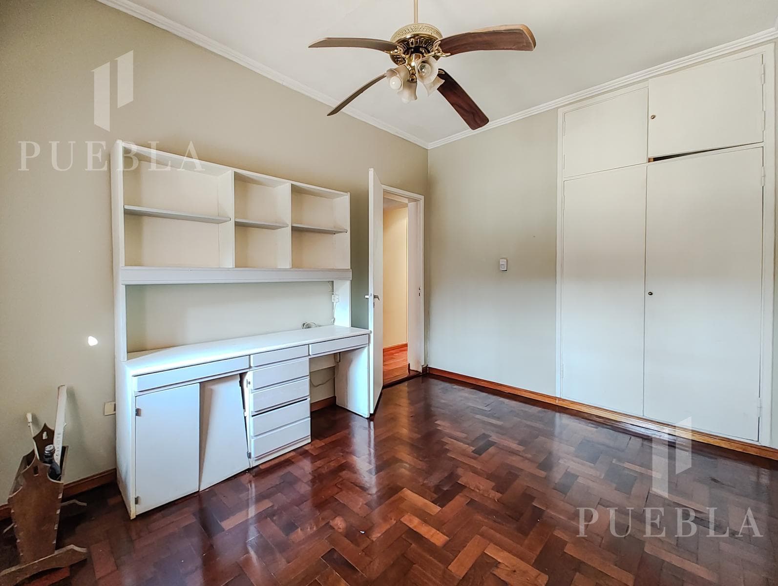 4-ROOM HOUSE FOR SALE WITH HEATED POOL AND BARBECUE AREA IN RANELAGH'S BEST RESIDENTIAL NEIGHBORHOOD