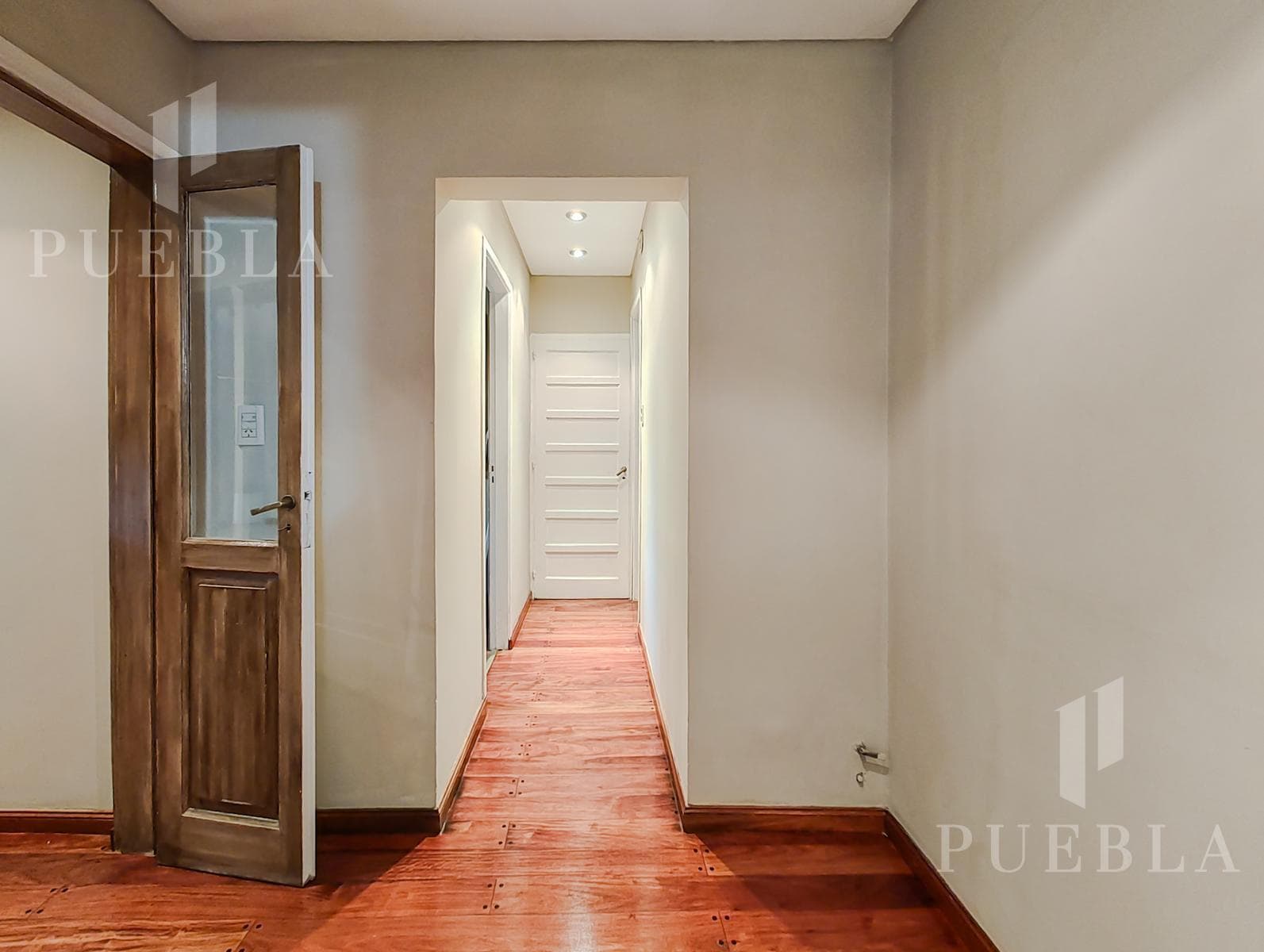 4-ROOM HOUSE FOR SALE WITH HEATED POOL AND BARBECUE AREA IN RANELAGH'S BEST RESIDENTIAL NEIGHBORHOOD