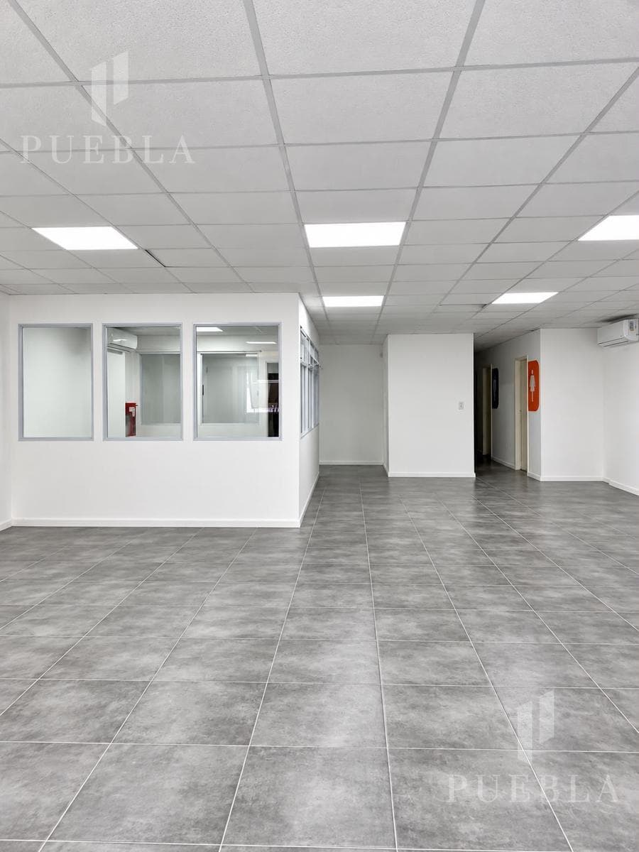 Oficina en Alquiler – 127 M² – Distrito Tecnológico – Parque Patricios