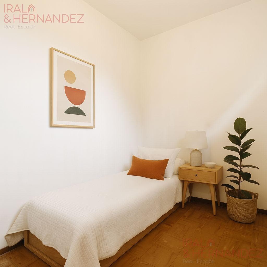 4-Bedroom House for Sale with Garden, Barbecue Area, and Garage in San Andrés