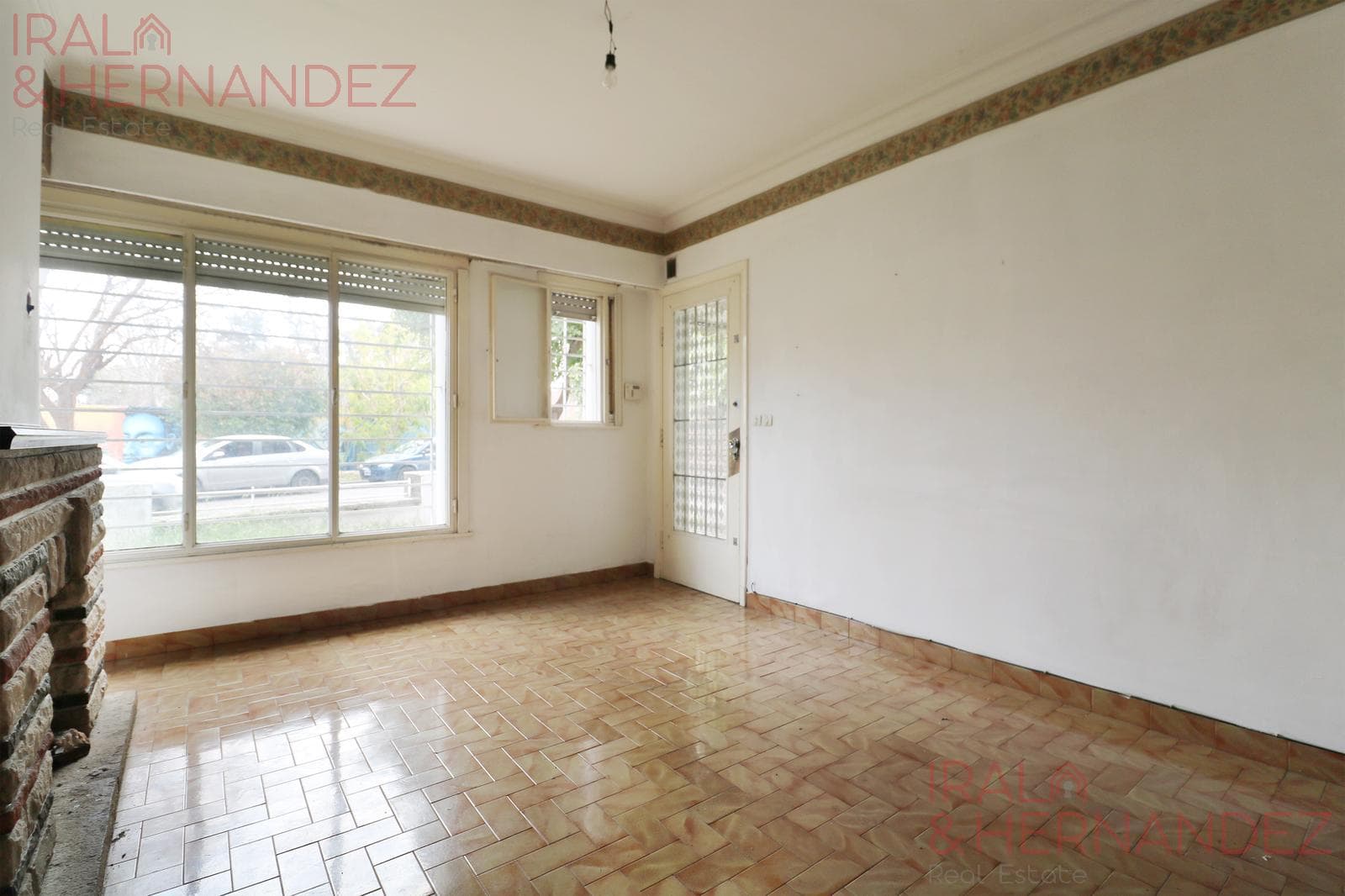 4-Bedroom House for Sale with Garden, Barbecue Area, and Garage in San Andrés