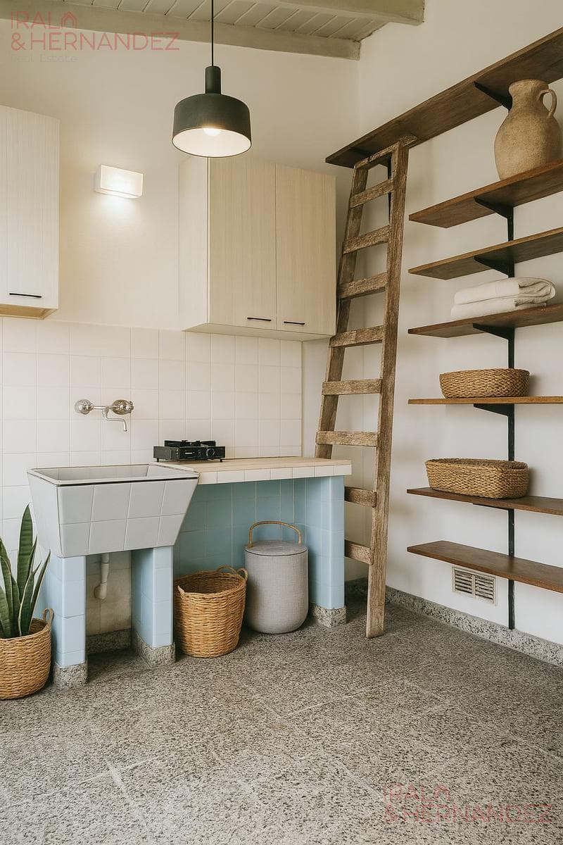4-Bedroom House for Sale with Garden, Barbecue Area, and Garage in San Andrés