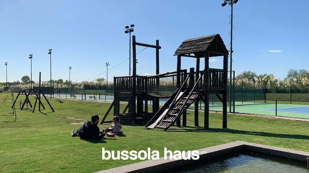 House for Sale Near the Lagoon in El Naudir Escobar