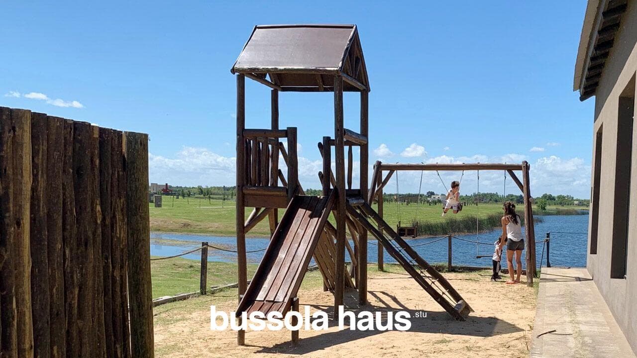 House for Sale Near the Lagoon in El Naudir Escobar
