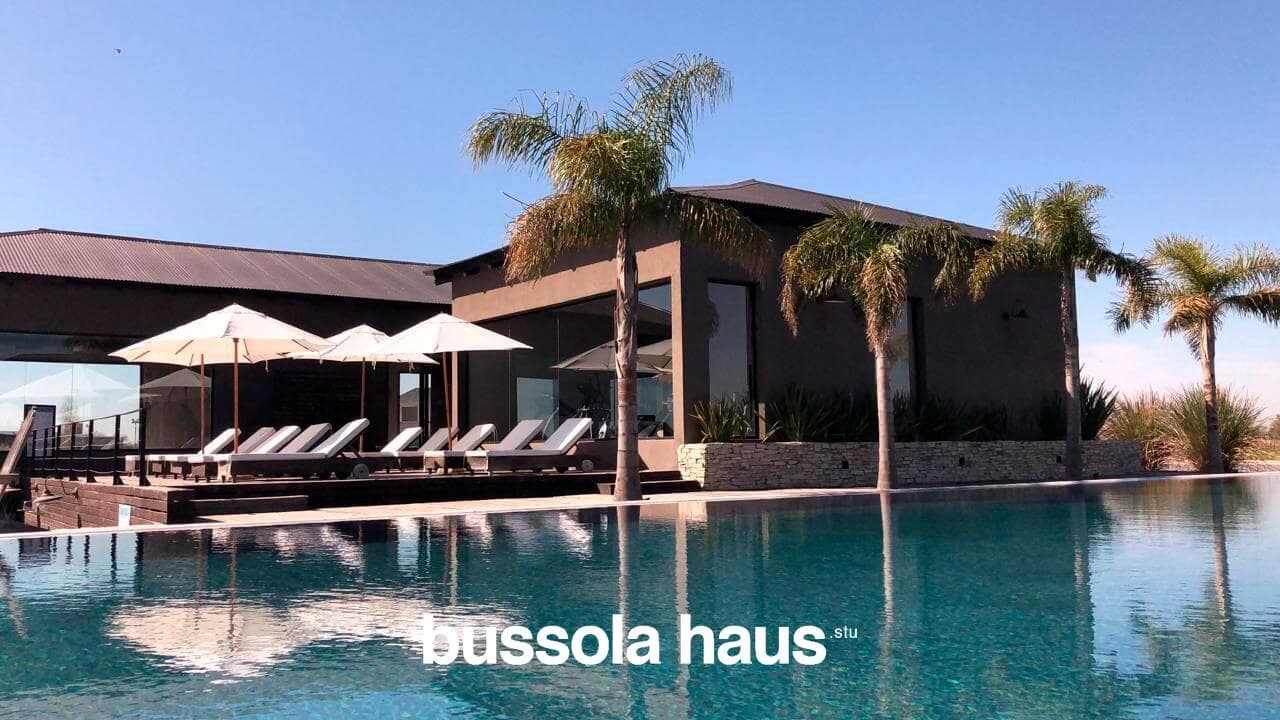House for Sale Near the Lagoon in El Naudir Escobar