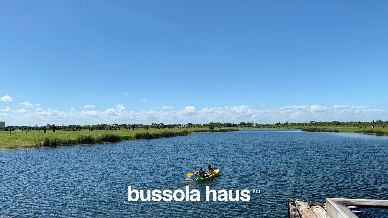 House for Sale Near the Lagoon in El Naudir Escobar