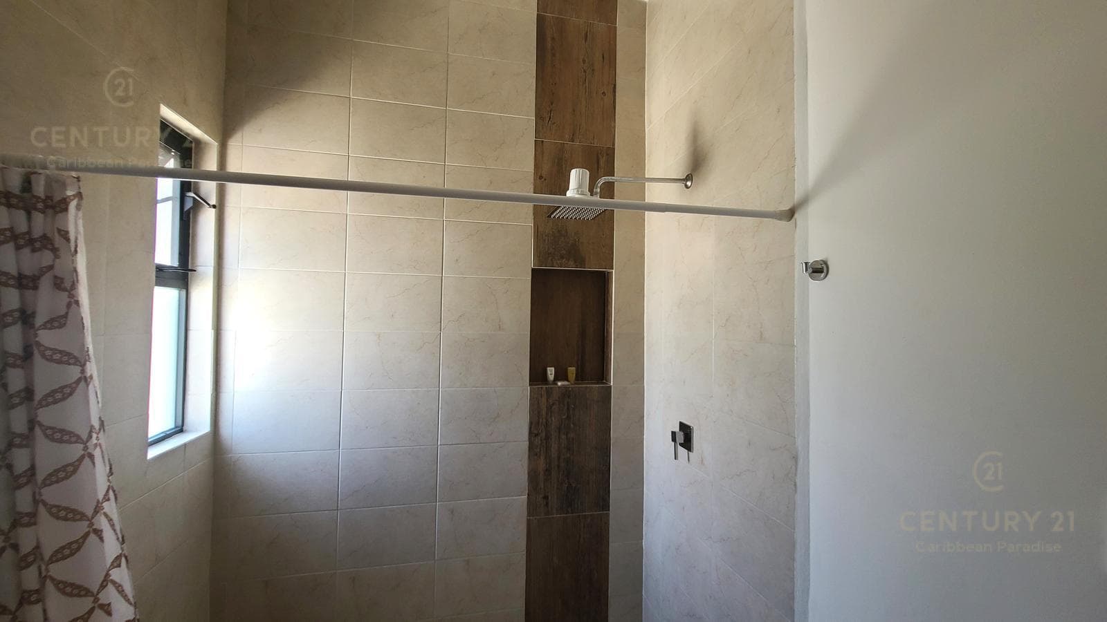 Hermosa casa de 3 rec en renta en Privada Salamanca Encuentro Playa del Carmen P4430