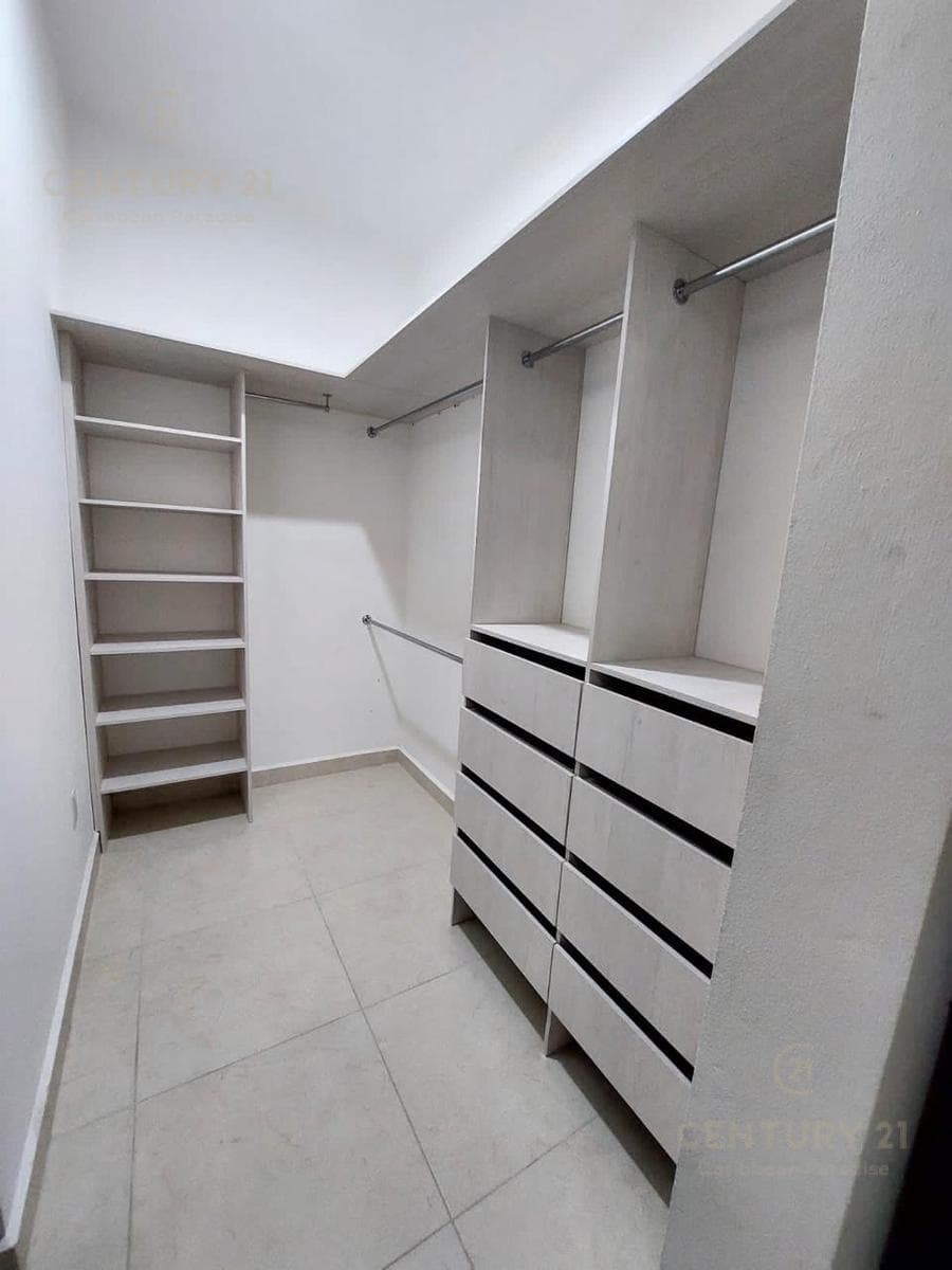 Hermosa casa de 3 rec en renta en Privada Salamanca Encuentro Playa del Carmen P4430