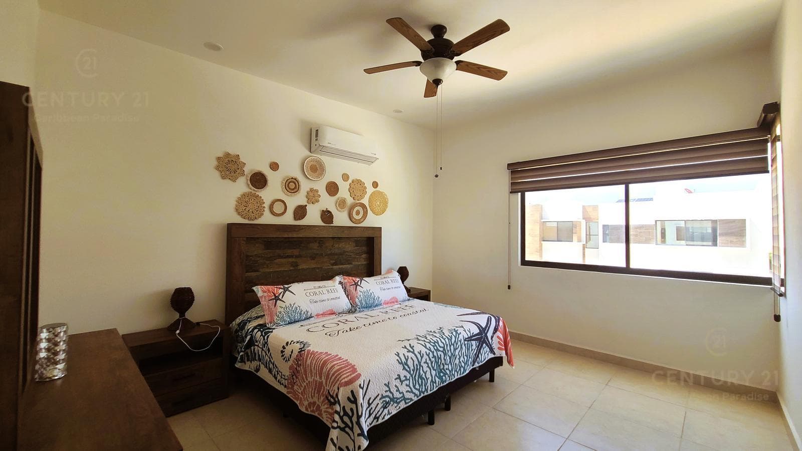 Hermosa casa de 3 rec en renta en Privada Salamanca Encuentro Playa del Carmen P4430