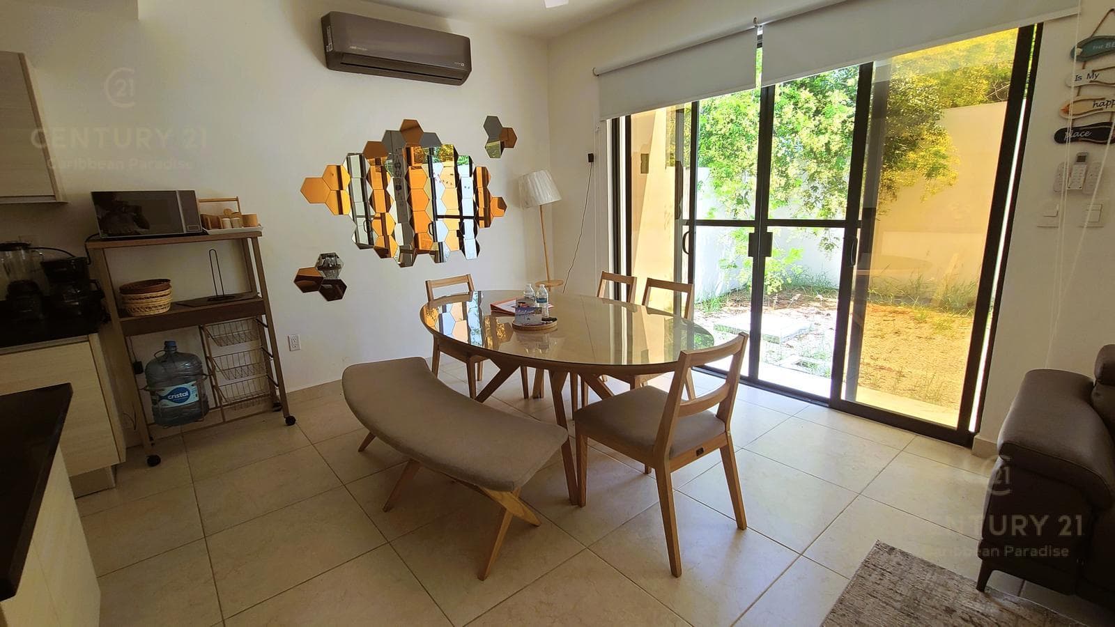 Hermosa casa de 3 rec en renta en Privada Salamanca Encuentro Playa del Carmen P4430