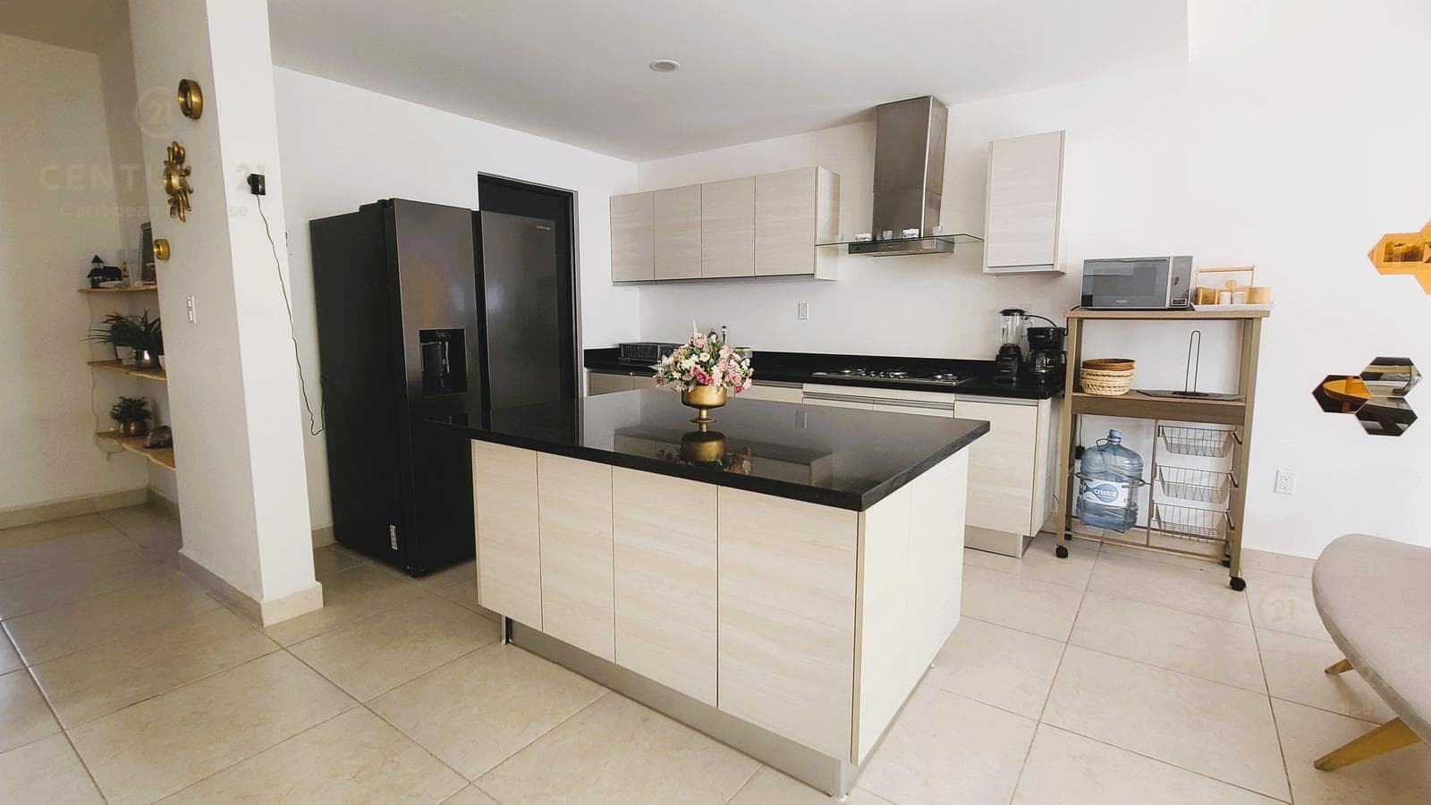 Hermosa casa de 3 rec en renta en Privada Salamanca Encuentro Playa del Carmen P4430