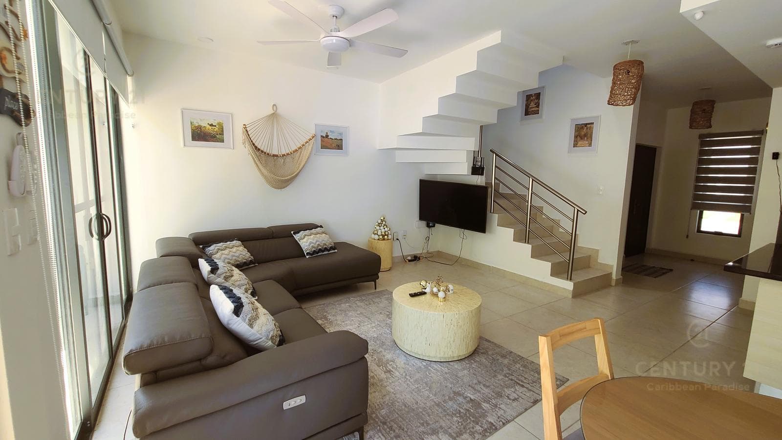 Hermosa casa de 3 rec en renta en Privada Salamanca Encuentro Playa del Carmen P4430