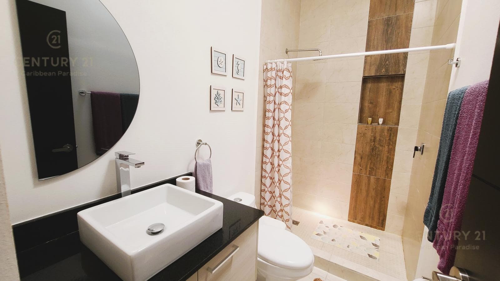 Hermosa casa de 3 rec en renta en Privada Salamanca Encuentro Playa del Carmen P4430