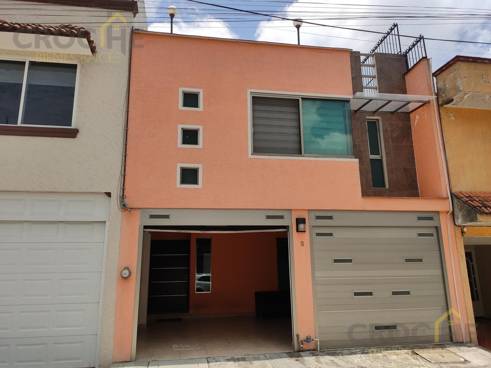 House for Sale on Priv. Carlos R. Smith, Banderilla, Ver
