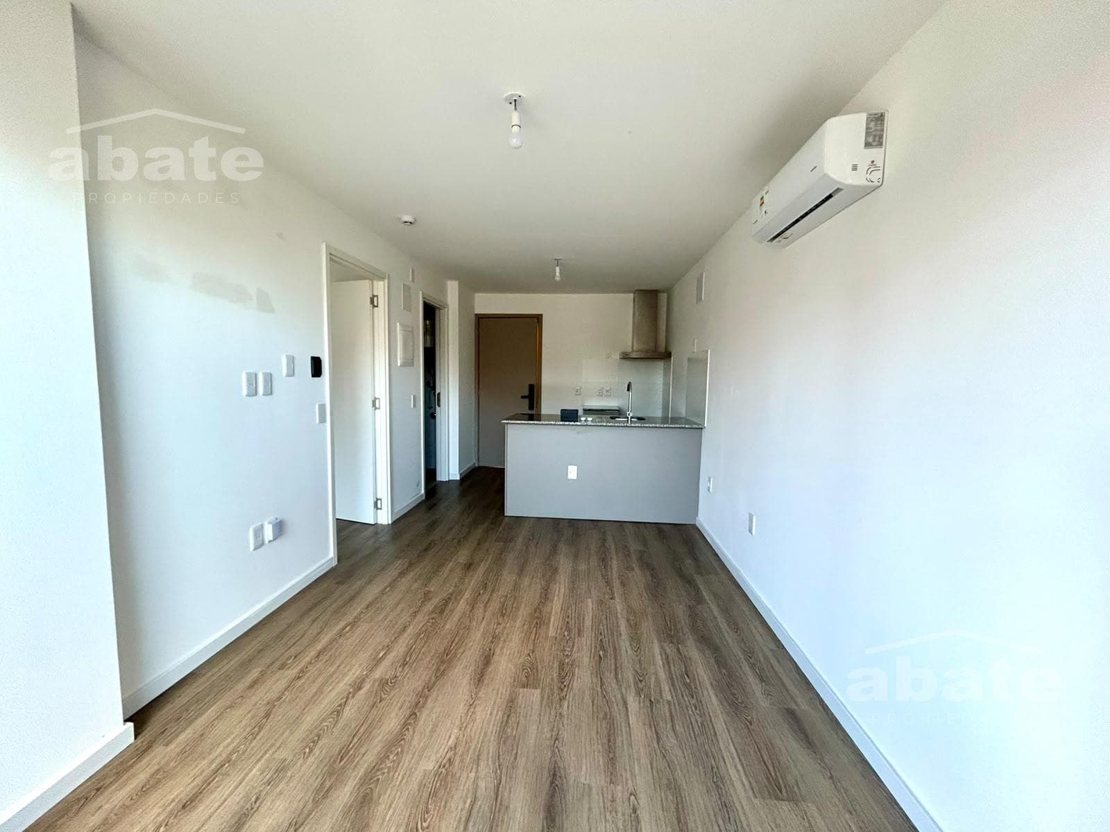 1-Bedroom Apartment for Rent with Garage in La Blanqueada, Near the Hospital de Clínicas