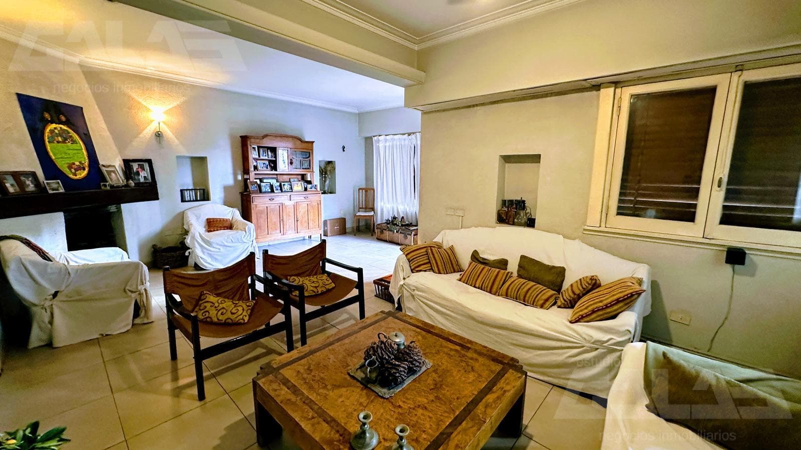 A Very Nice 5-Room Villa in Excellent Condition in a Great Neighborhood in Castelar
