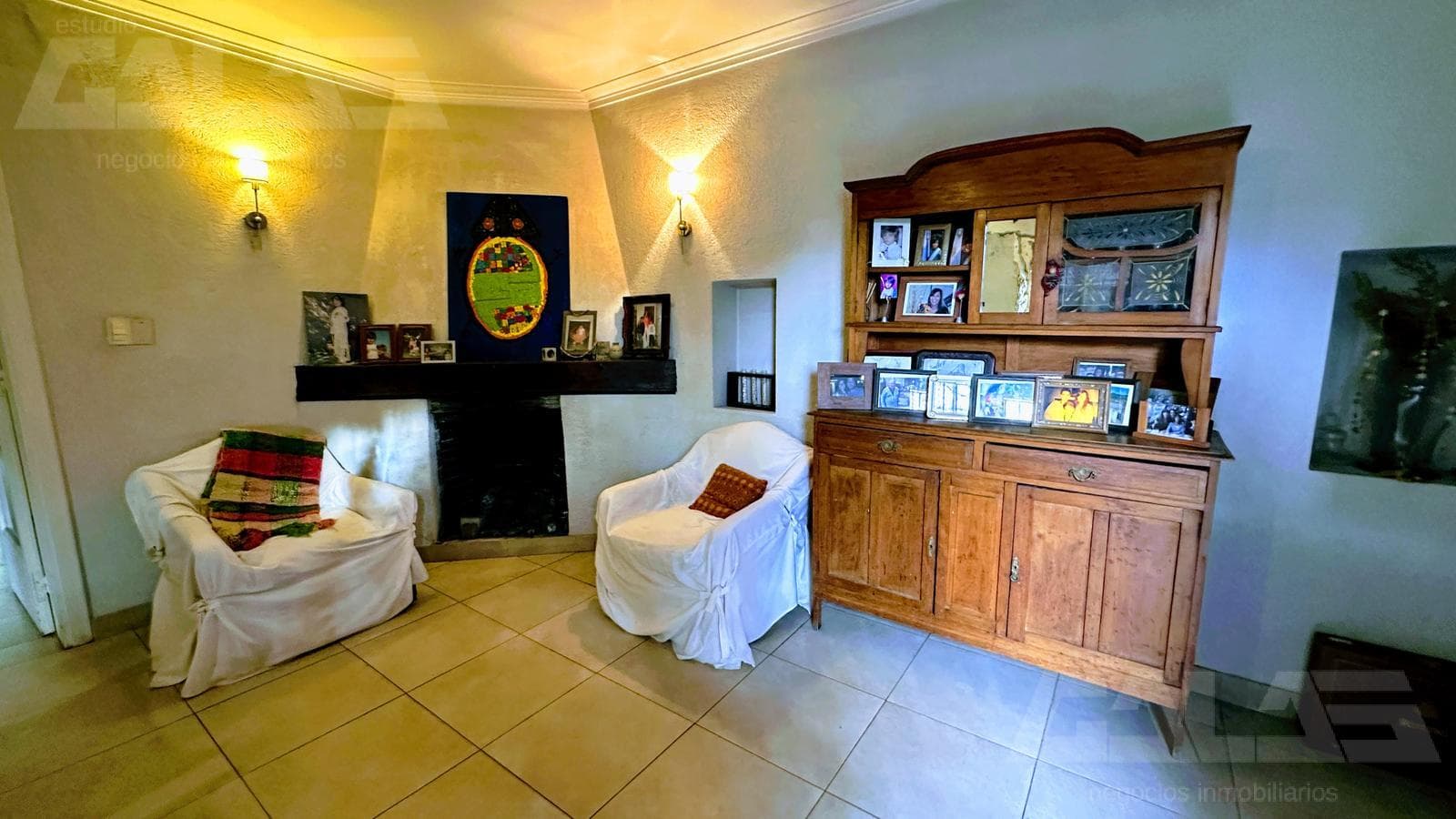 A Very Nice 5-Room Villa in Excellent Condition in a Great Neighborhood in Castelar
