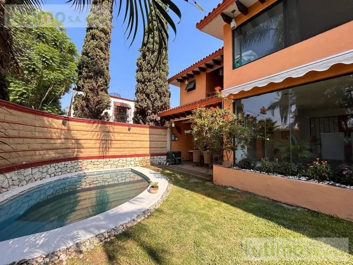 HOUSE IN A CONDOMINIUM IN THE REFORMA NEIGHBORHOOD OF CUERNAVACA