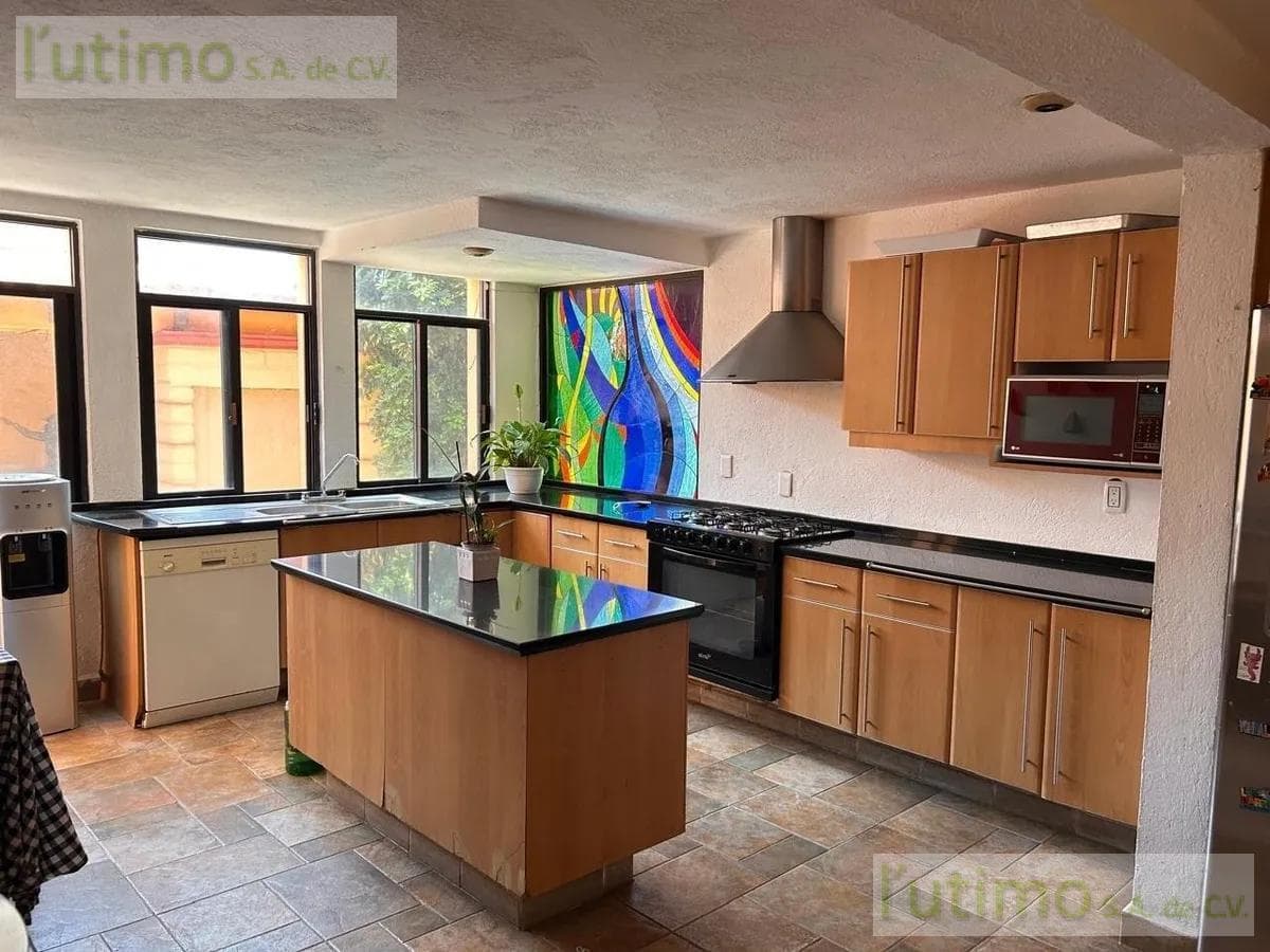 HOUSE IN A CONDOMINIUM IN THE REFORMA NEIGHBORHOOD OF CUERNAVACA