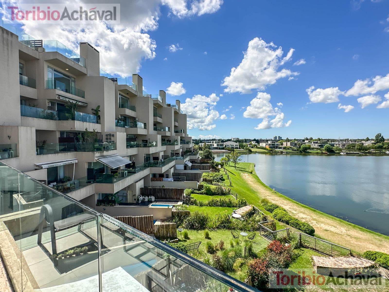 REDUCTION IN PRICE: Praia 4, Portezuelo, Nordelta Praia—For Sale, 3 bedrooms, overlooking Central Lake in Nordelta, with garage