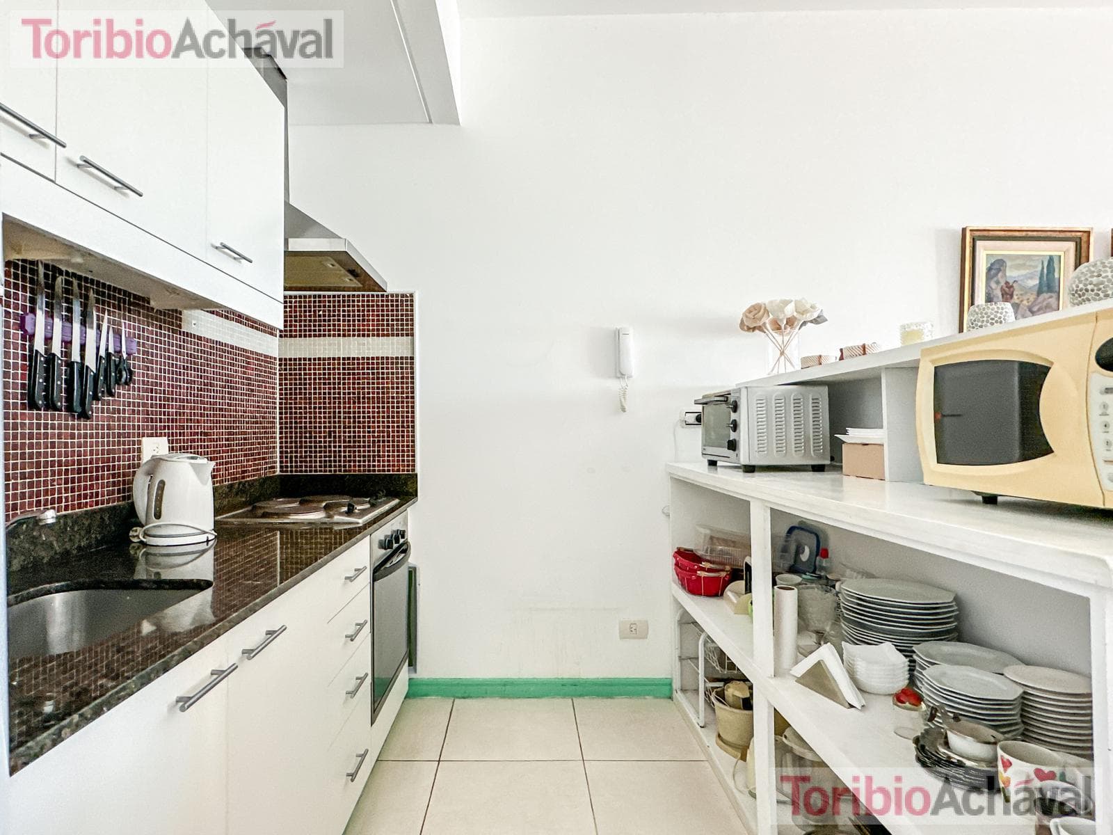 REDUCTION IN PRICE: Praia 4, Portezuelo, Nordelta Praia—For Sale, 3 bedrooms, overlooking Central Lake in Nordelta, with garage