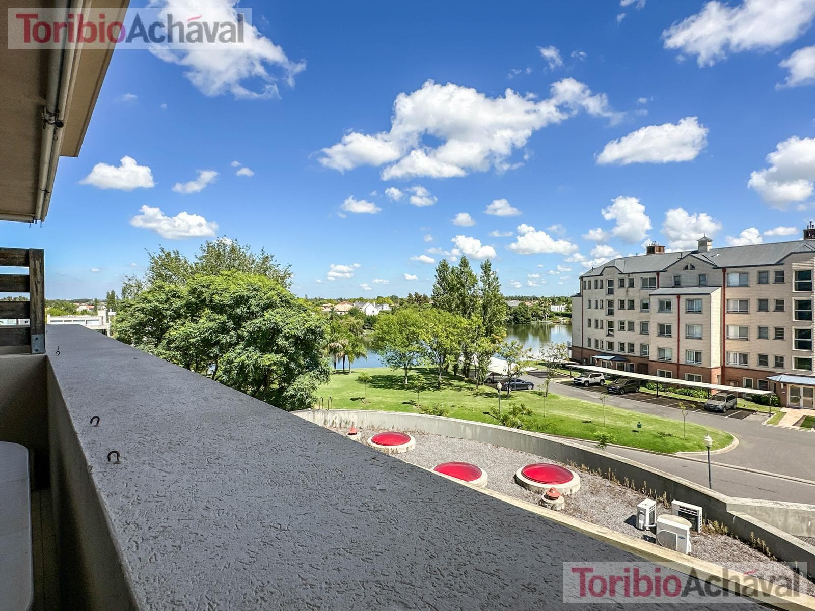 REDUCTION IN PRICE: Praia 4, Portezuelo, Nordelta Praia—For Sale, 3 bedrooms, overlooking Central Lake in Nordelta, with garage