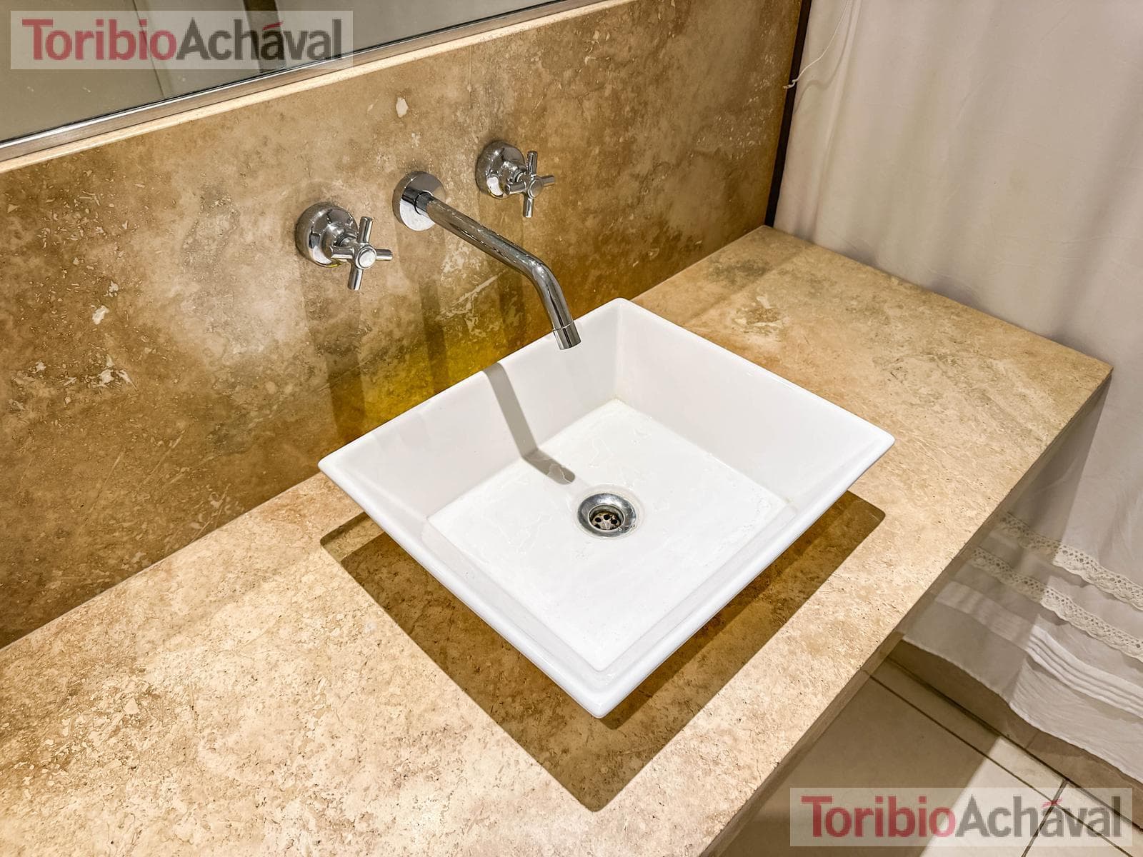 REDUCTION IN PRICE: Praia 4, Portezuelo, Nordelta Praia—For Sale, 3 bedrooms, overlooking Central Lake in Nordelta, with garage