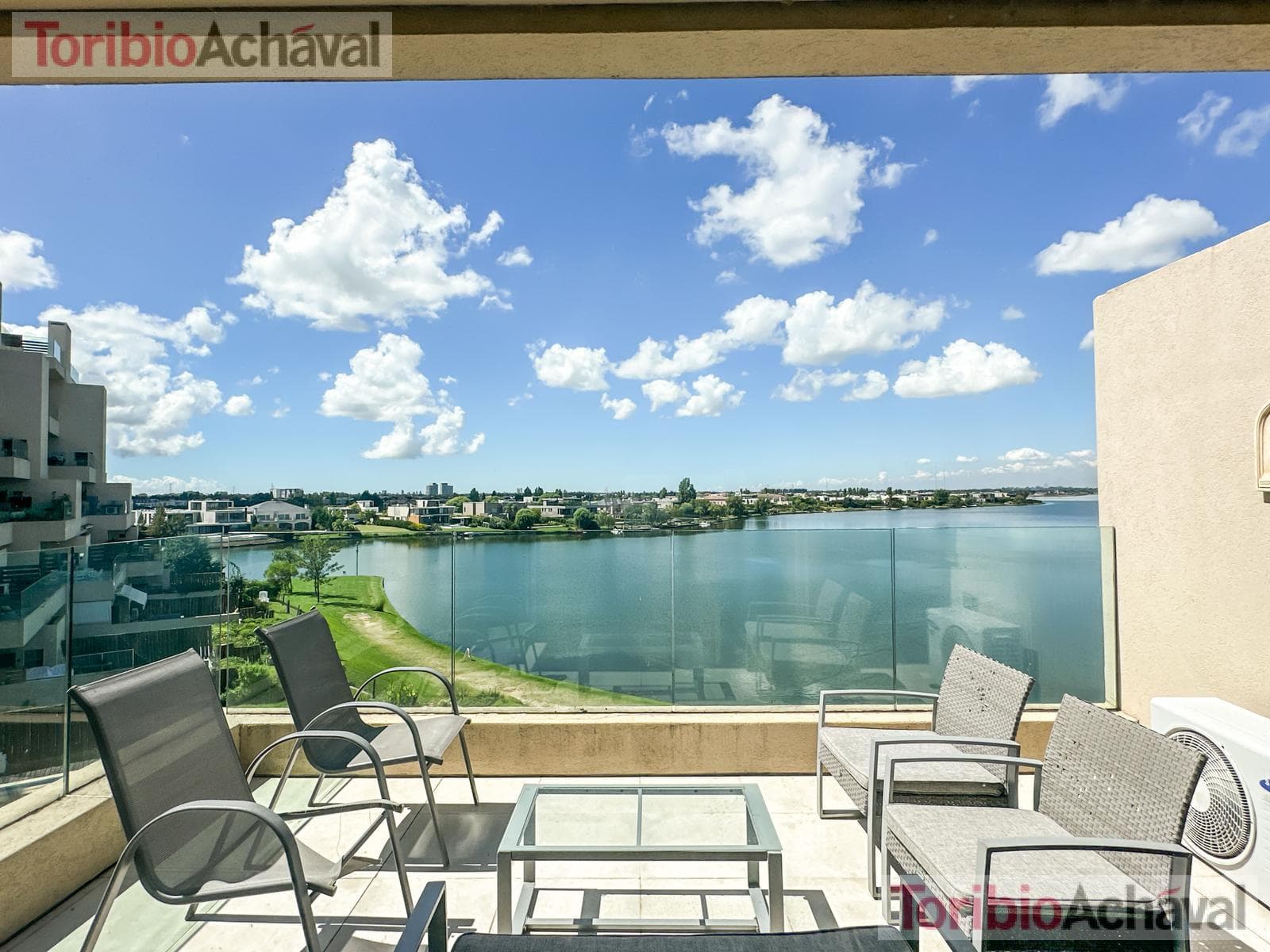 REDUCTION IN PRICE: Praia 4, Portezuelo, Nordelta Praia—For Sale, 3 bedrooms, overlooking Central Lake in Nordelta, with garage