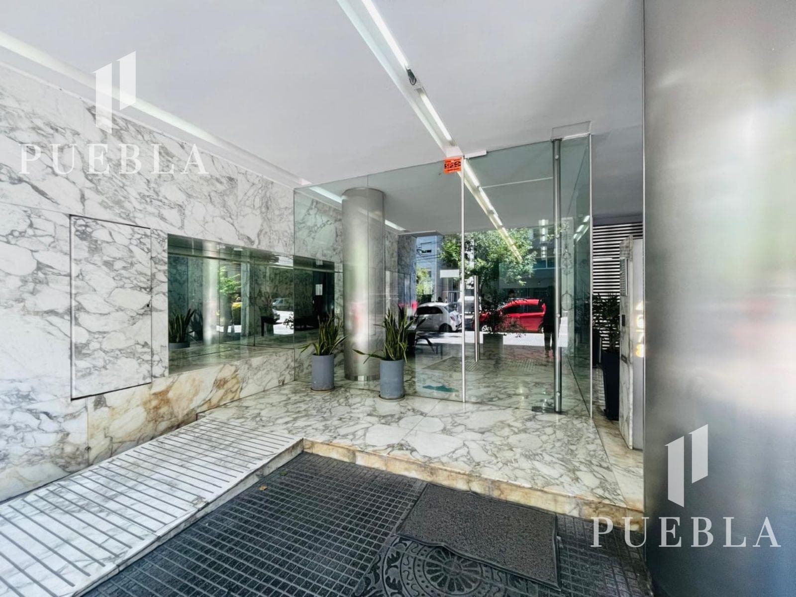 FURNISHED 2-ROOM APARTMENT FOR RENT IN PALERMO CHICO WITH OPTIONAL PARKING SPACE AND AMENITIES