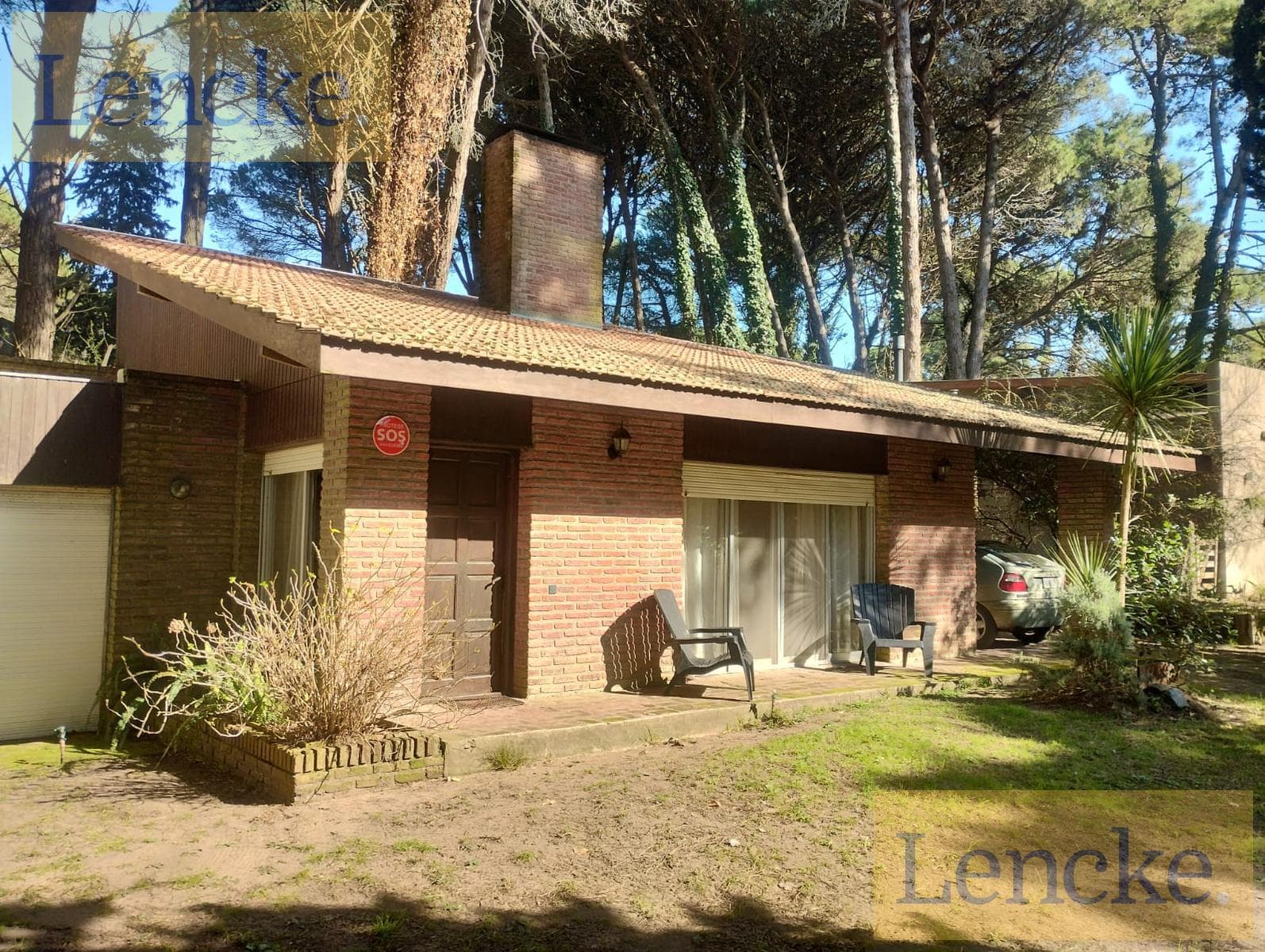 Classic single-story villa in the best area of Carilo, in excellent condition