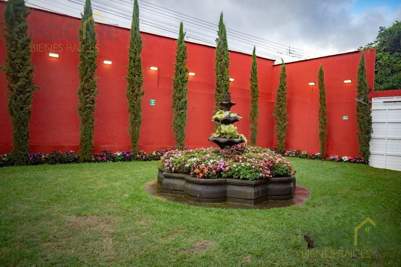 Land for sale between Av. Américas and Av. 20 de Noviembre